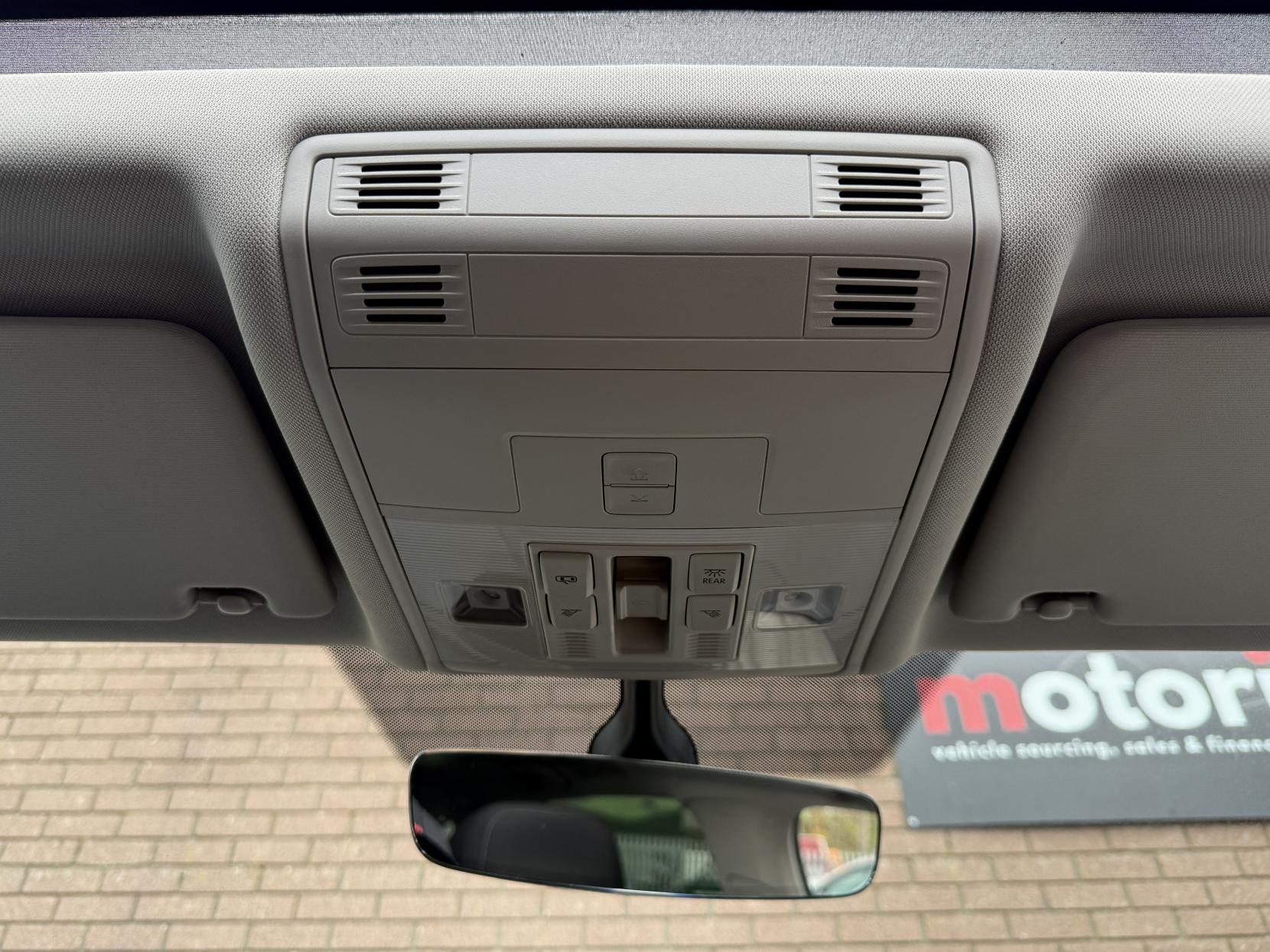 Volkswagen Touran 1.6 TDI BlueMotion Tech SE Family MPV 5dr Diesel DSG Euro 6 (s/s) (115 ps)