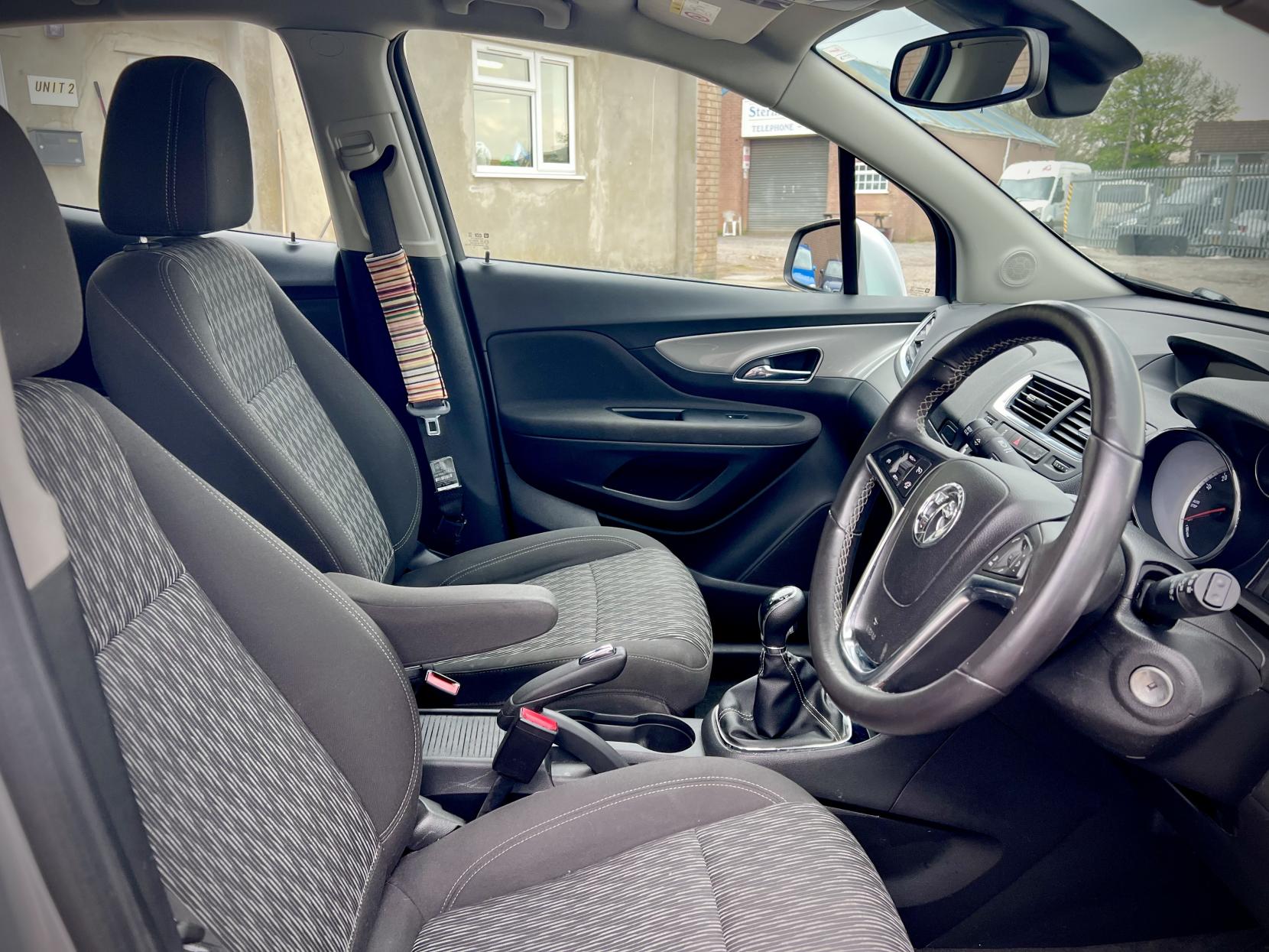 Vauxhall Mokka 1.6 Exclusiv SUV 5dr Petrol Manual 2WD Euro 5 (s/s) (115 ps)