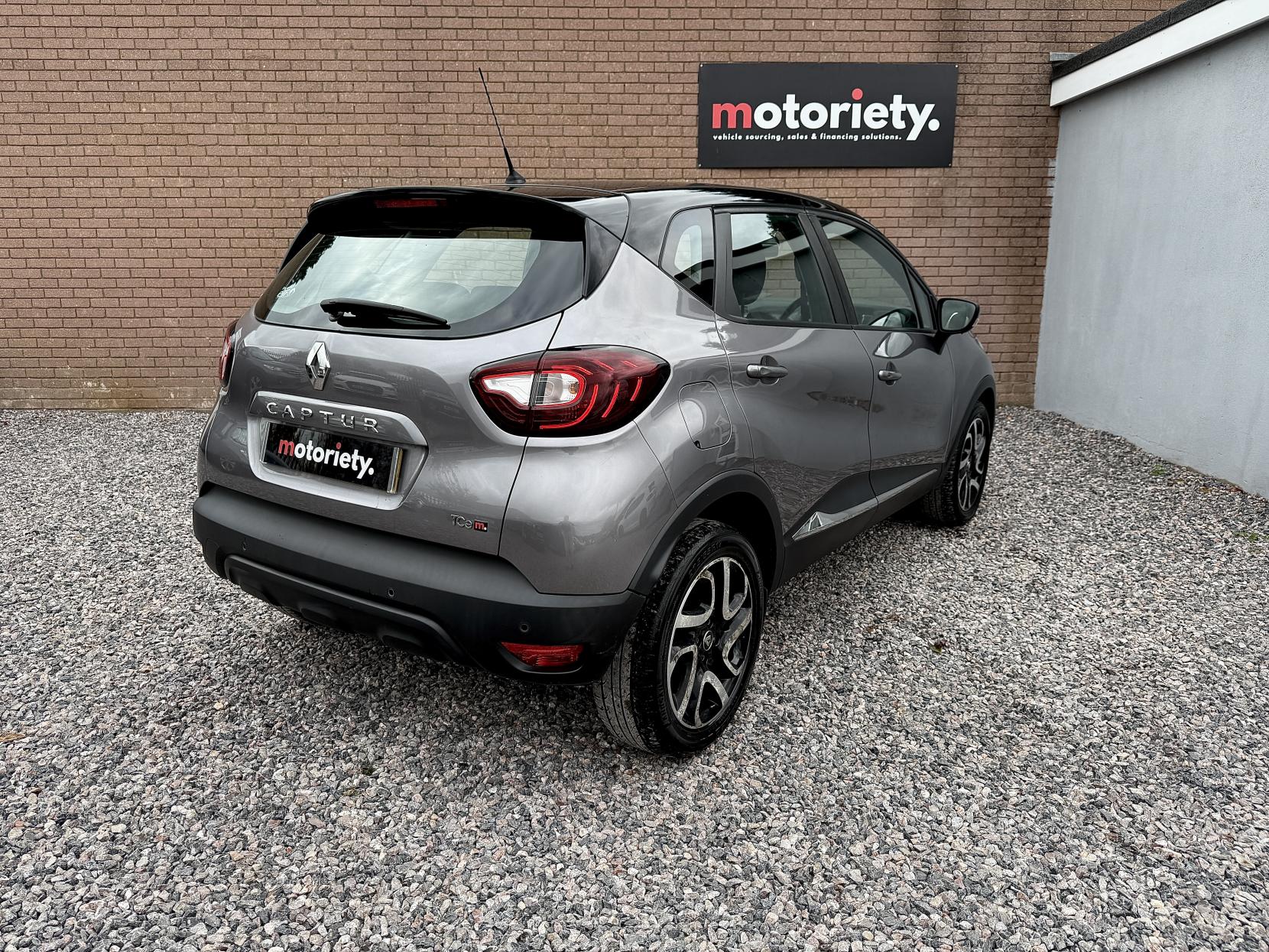 Renault Captur 1.2 TCe ENERGY Dynamique Nav SUV 5dr Petrol EDC Euro 6 (s/s) (120 ps)