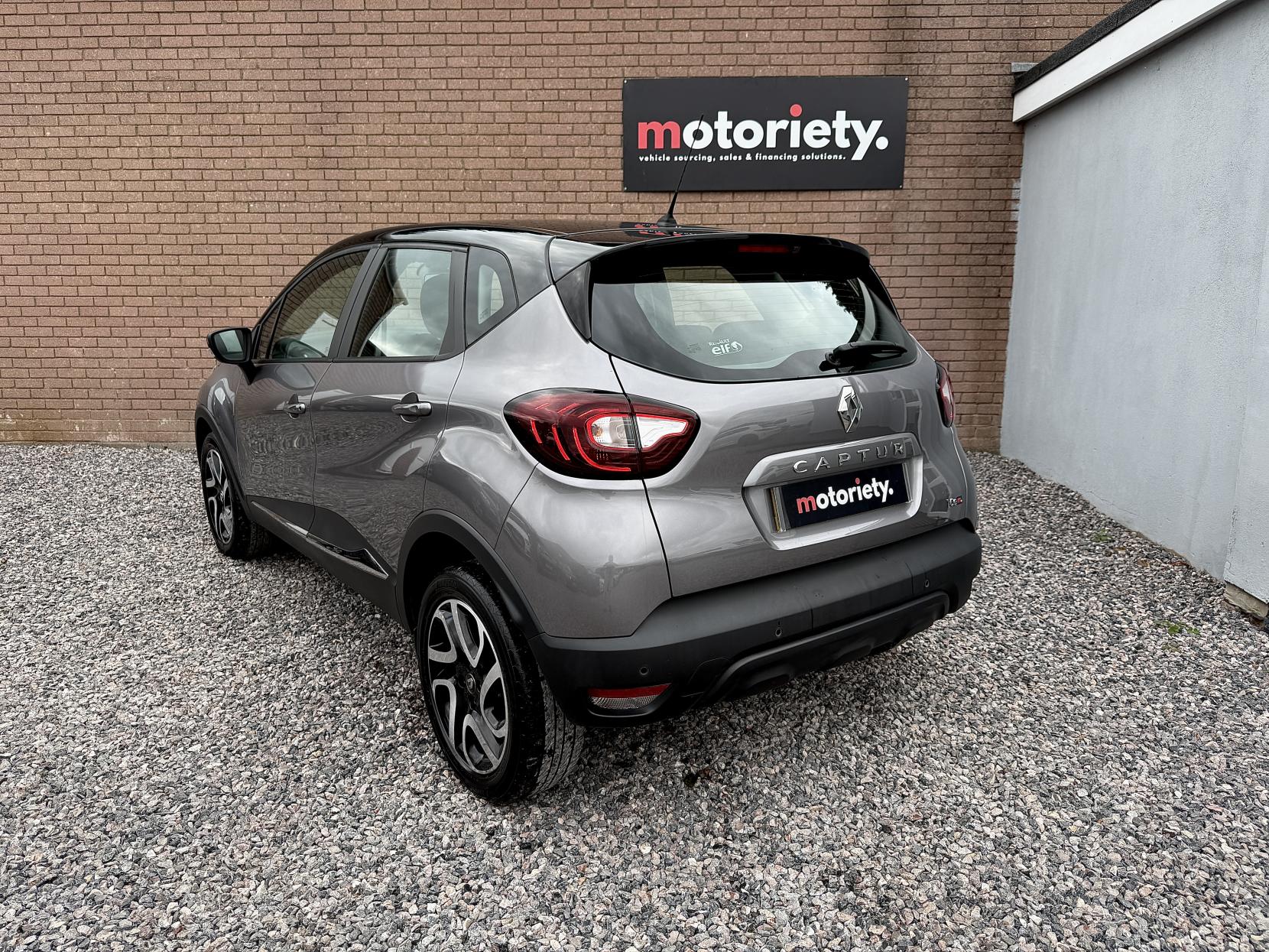Renault Captur 1.2 TCe ENERGY Dynamique Nav SUV 5dr Petrol EDC Euro 6 (s/s) (120 ps)