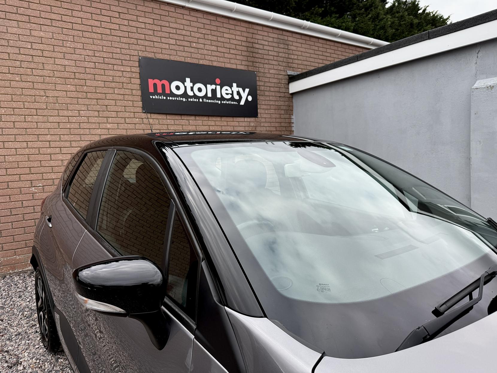 Renault Captur 1.2 TCe ENERGY Dynamique Nav SUV 5dr Petrol EDC Euro 6 (s/s) (120 ps)