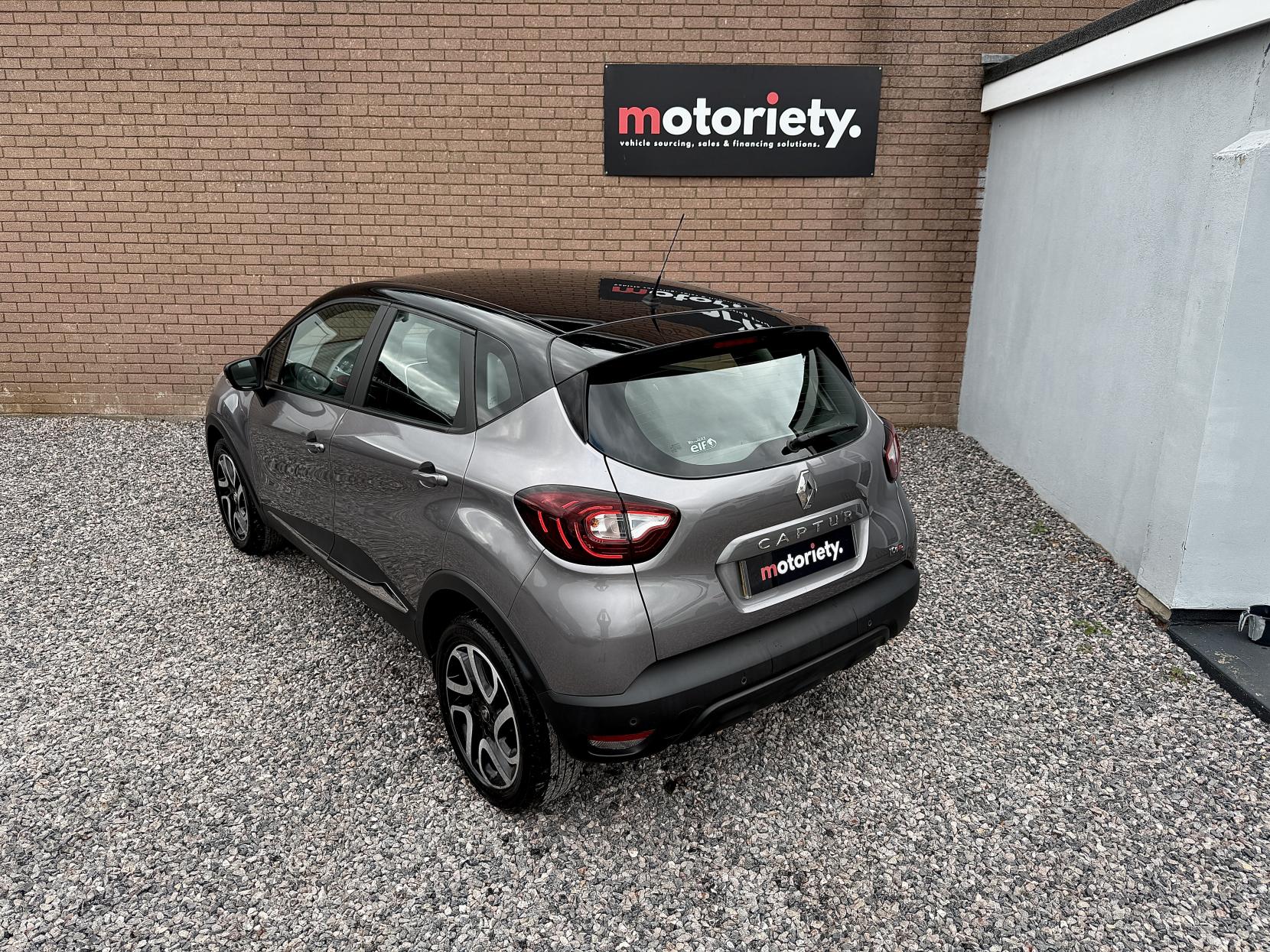 Renault Captur 1.2 TCe ENERGY Dynamique Nav SUV 5dr Petrol EDC Euro 6 (s/s) (120 ps)
