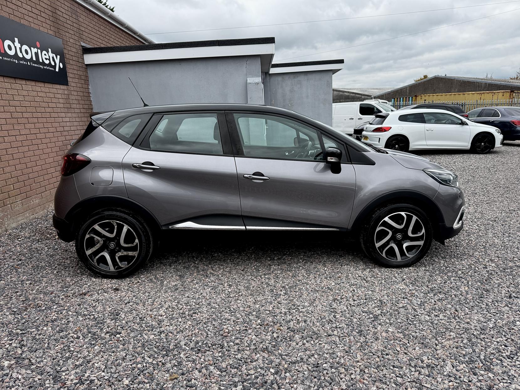 Renault Captur 1.2 TCe ENERGY Dynamique Nav SUV 5dr Petrol EDC Euro 6 (s/s) (120 ps)