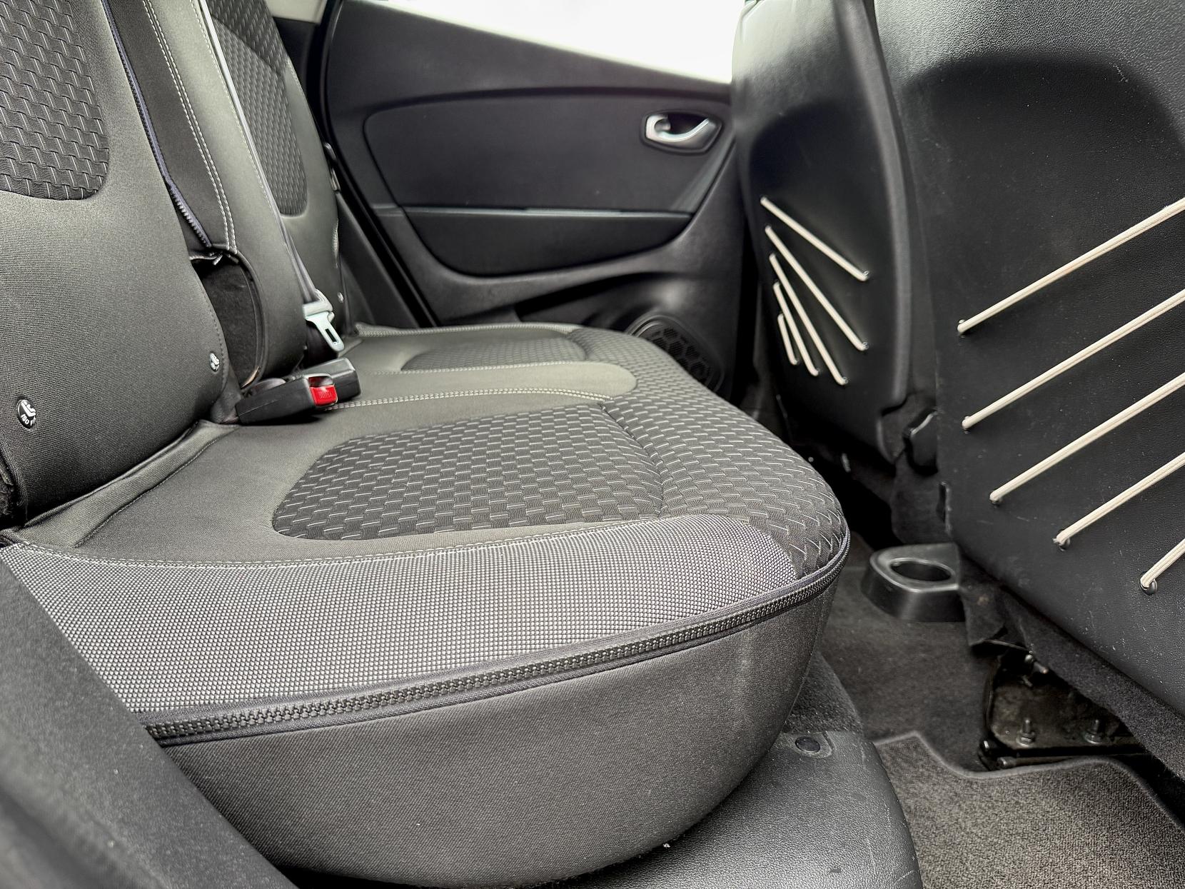 Renault Captur 1.2 TCe ENERGY Dynamique Nav SUV 5dr Petrol EDC Euro 6 (s/s) (120 ps)