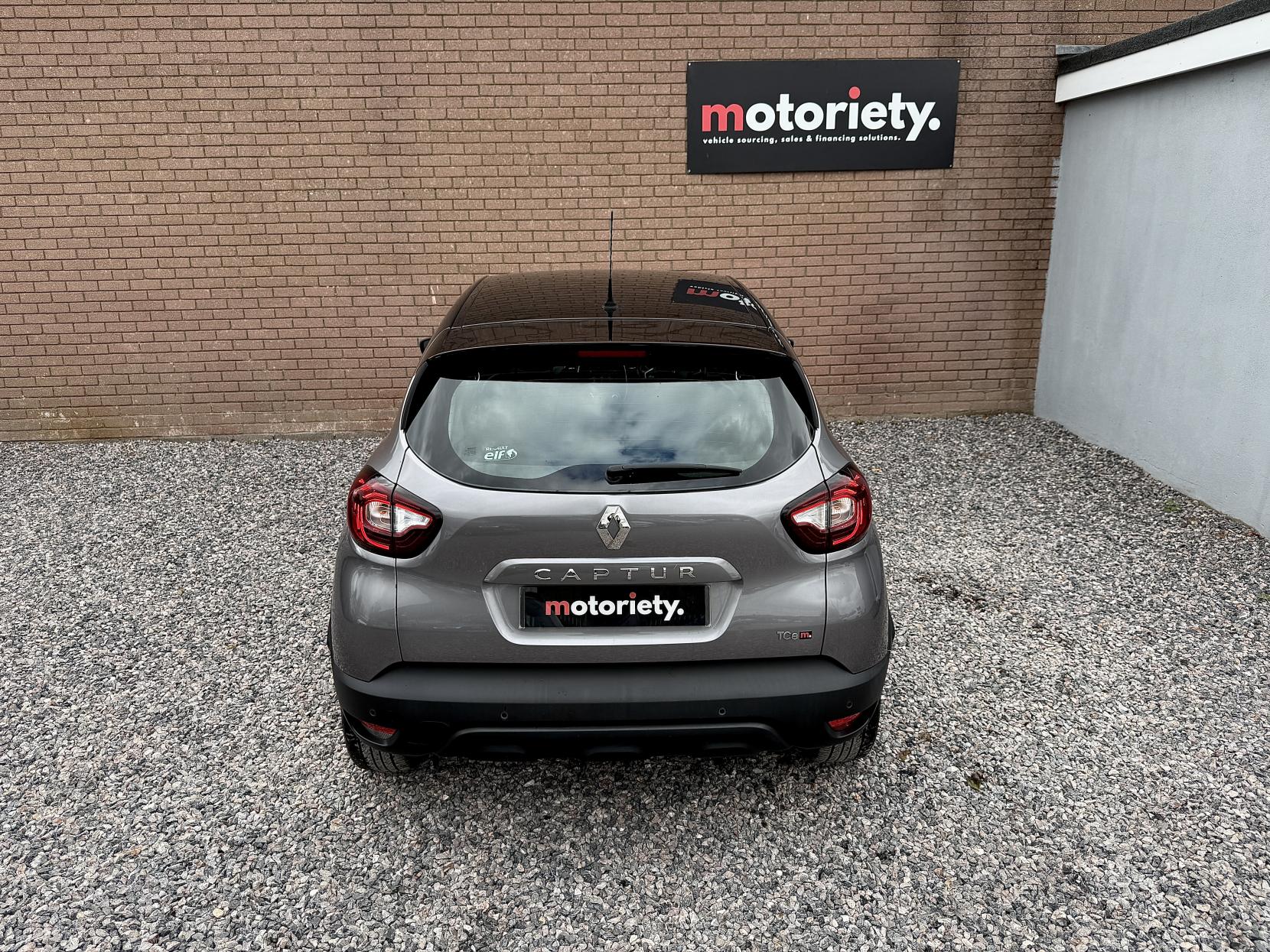 Renault Captur 1.2 TCe ENERGY Dynamique Nav SUV 5dr Petrol EDC Euro 6 (s/s) (120 ps)
