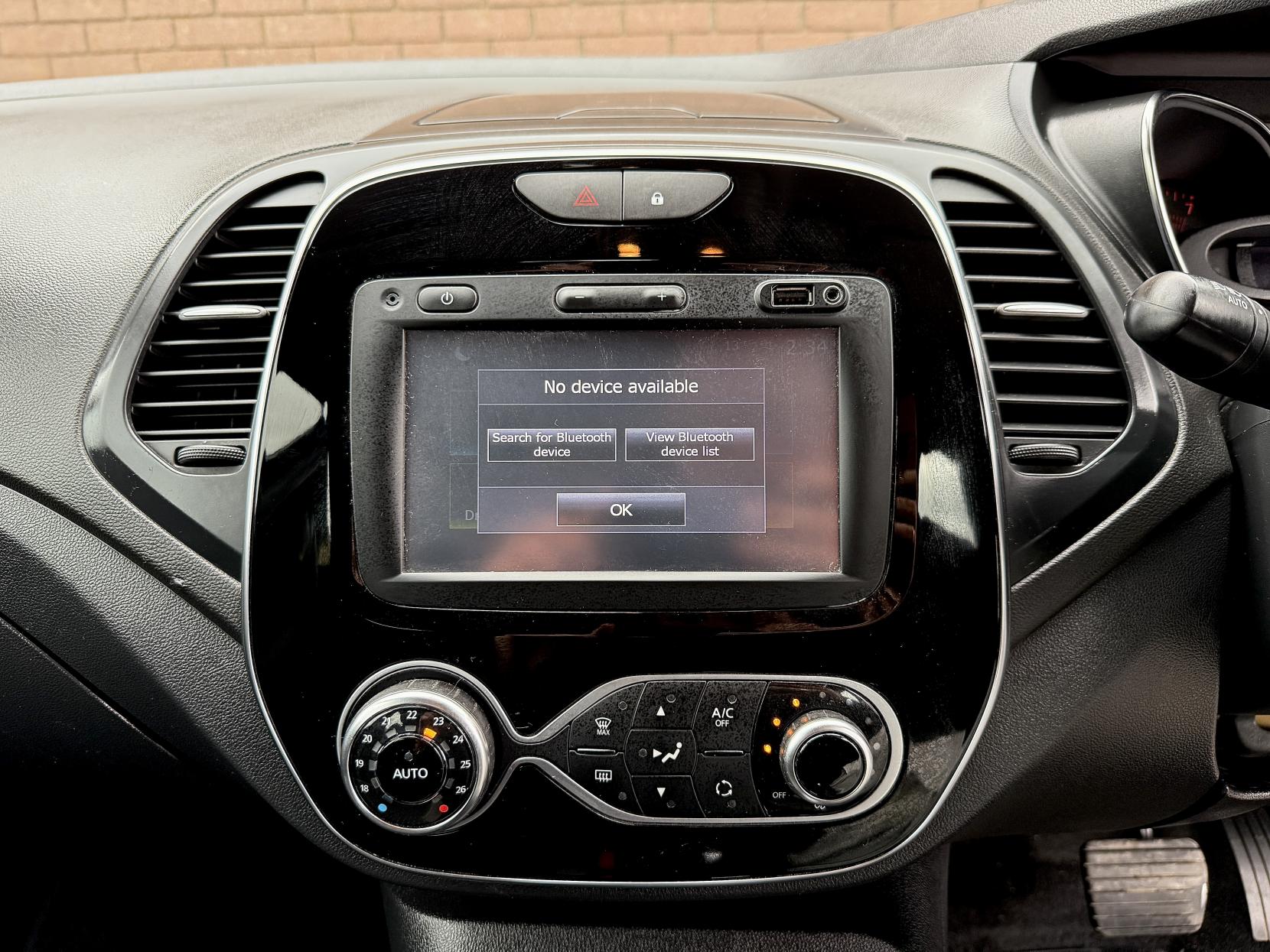 Renault Captur 1.2 TCe ENERGY Dynamique Nav SUV 5dr Petrol EDC Euro 6 (s/s) (120 ps)