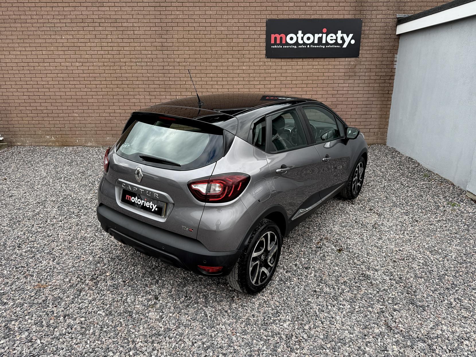Renault Captur 1.2 TCe ENERGY Dynamique Nav SUV 5dr Petrol EDC Euro 6 (s/s) (120 ps)