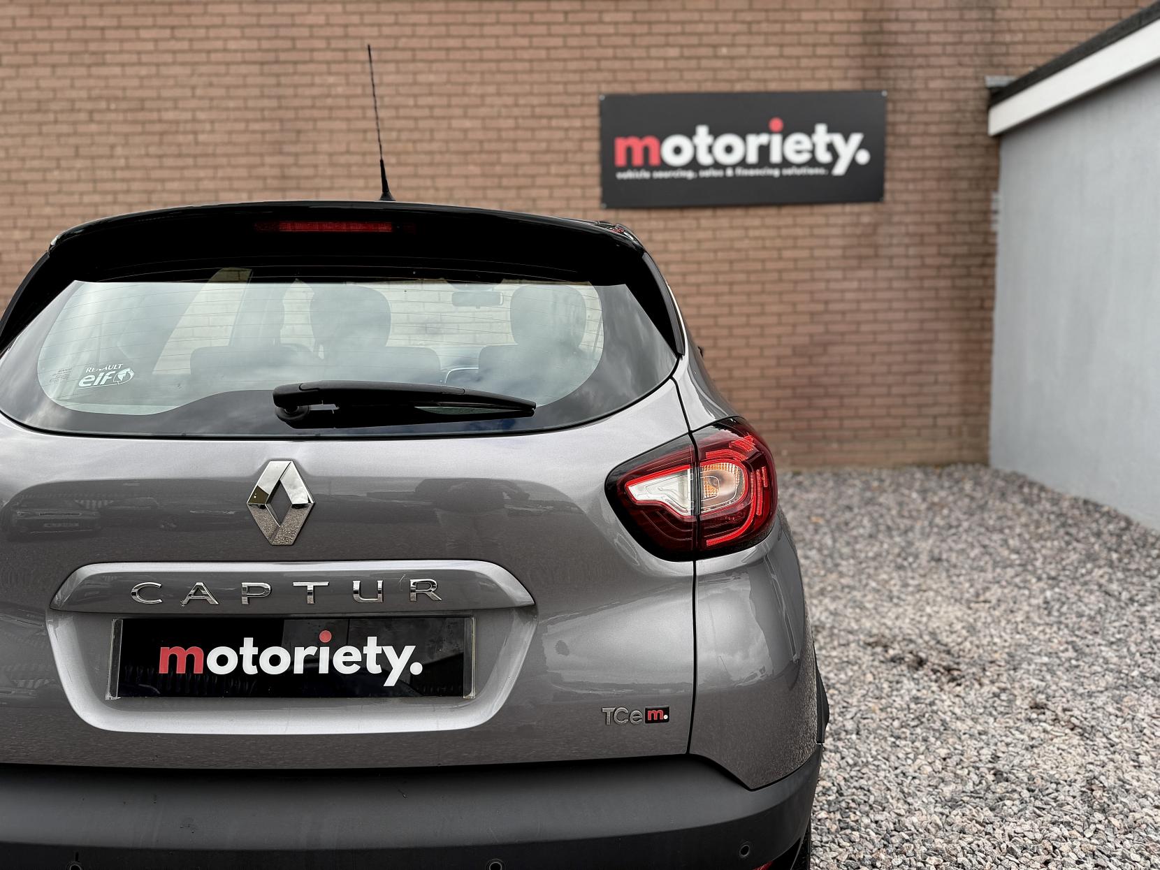 Renault Captur 1.2 TCe ENERGY Dynamique Nav SUV 5dr Petrol EDC Euro 6 (s/s) (120 ps)