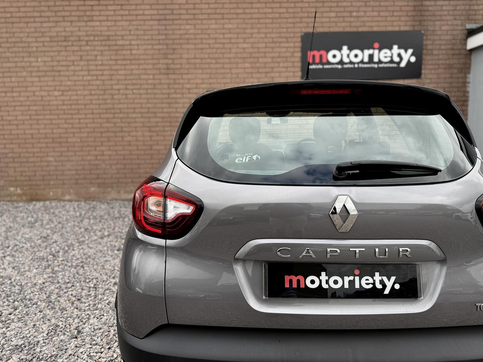 Renault Captur 1.2 TCe ENERGY Dynamique Nav SUV 5dr Petrol EDC Euro 6 (s/s) (120 ps)