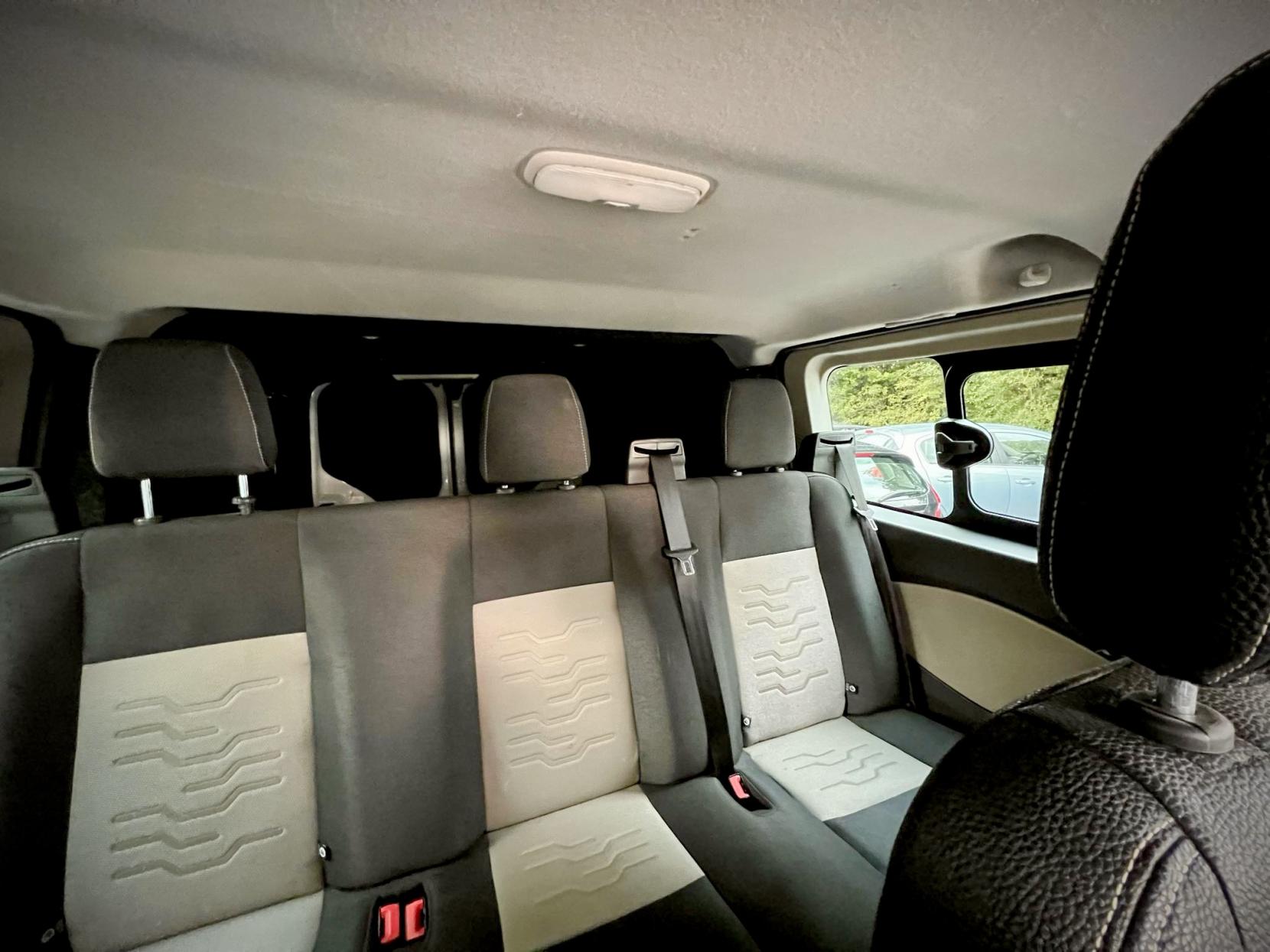 Ford Transit Custom 2.0 TDCi 310 Limited Combi Van 6dr Diesel Manual L2 H1 (165 g/km, 128 bhp)