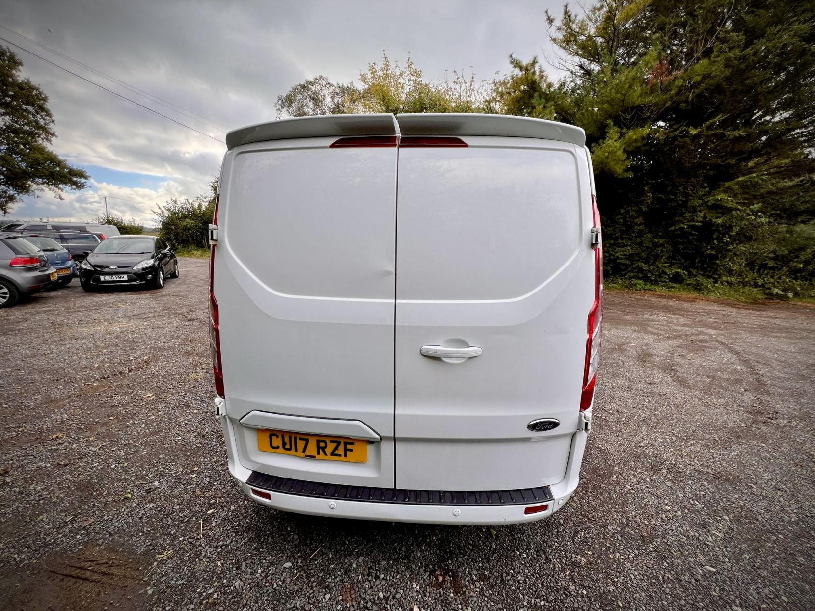 Ford Transit Custom 2.0 TDCi 310 Limited Combi Van 6dr Diesel Manual L2 H1 (165 g/km, 128 bhp)
