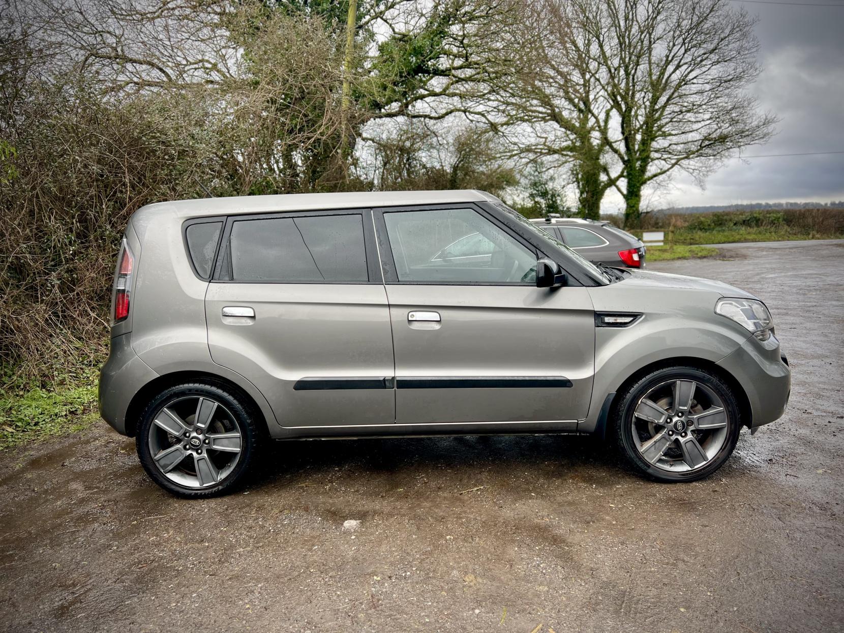 Kia Soul 1.6 CRDi Tempest SUV 5dr Diesel Auto Euro 4 (126 bhp)