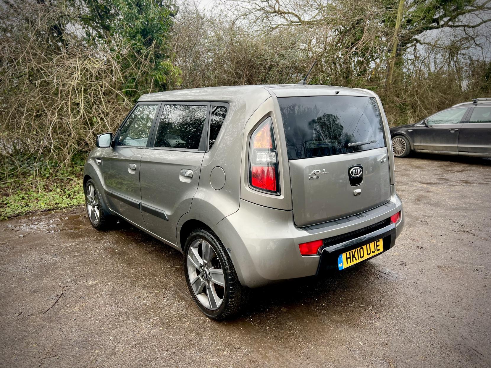 Kia Soul 1.6 CRDi Tempest SUV 5dr Diesel Auto Euro 4 (126 bhp)