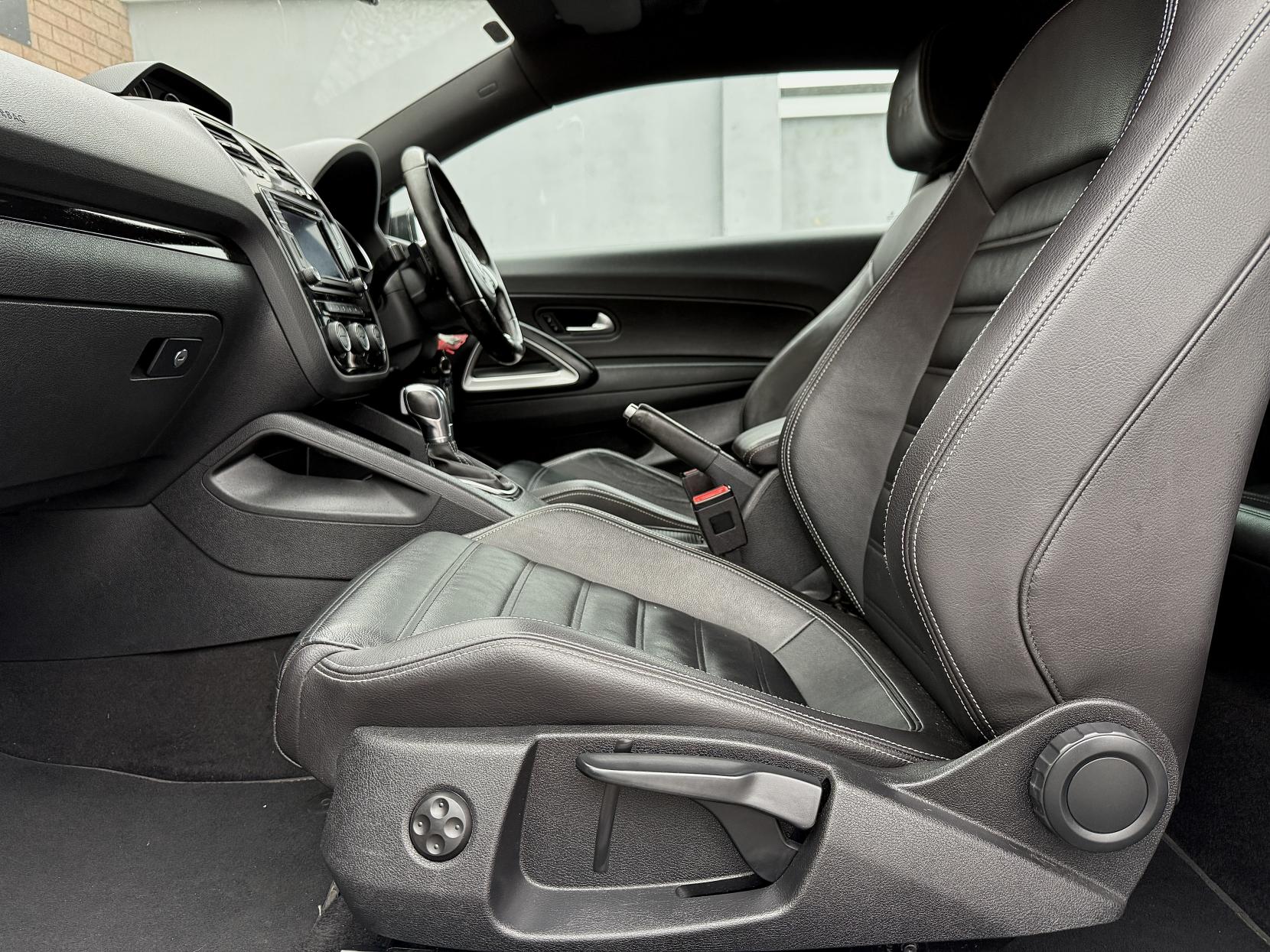 Volkswagen Scirocco 2.0 TDI BlueMotion Tech R-Line Hatchback 3dr Diesel DSG Euro 6 (s/s) (150 ps)