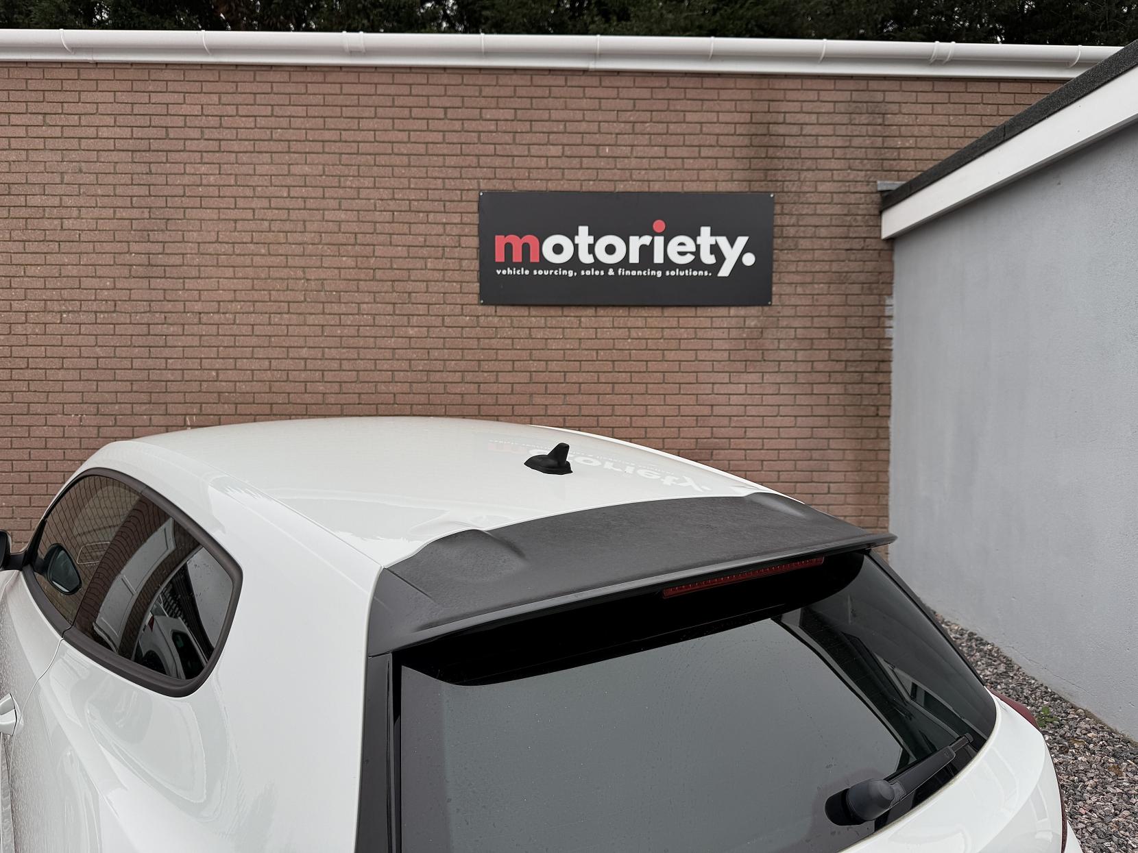 Volkswagen Scirocco 2.0 TDI BlueMotion Tech R-Line Hatchback 3dr Diesel DSG Euro 6 (s/s) (150 ps)