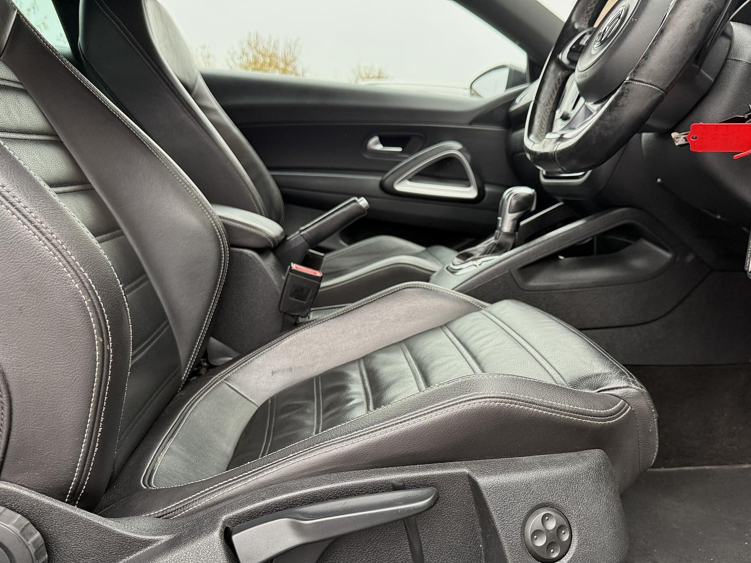 Volkswagen Scirocco 2.0 TDI BlueMotion Tech R-Line Hatchback 3dr Diesel DSG Euro 6 (s/s) (150 ps)