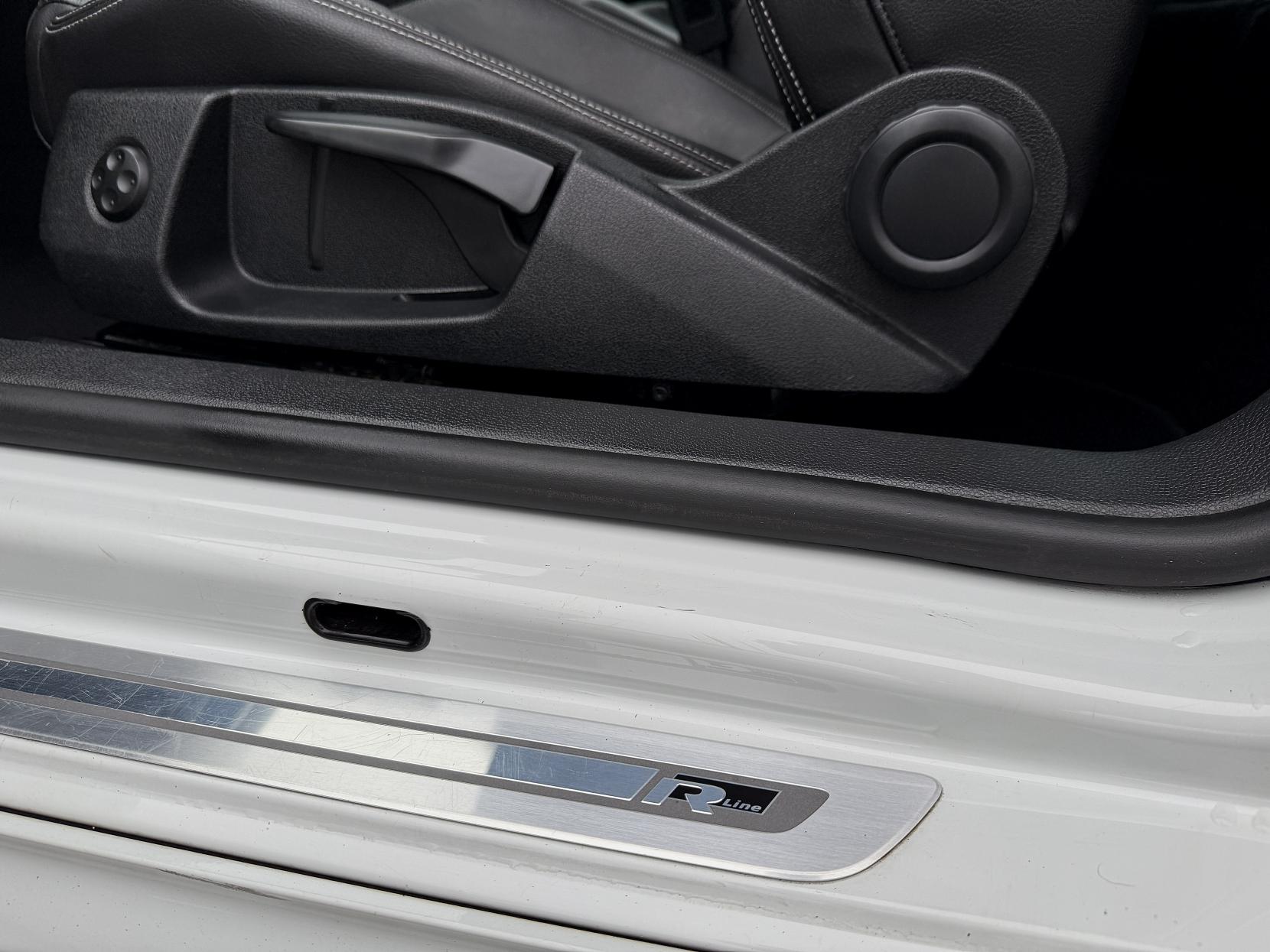 Volkswagen Scirocco 2.0 TDI BlueMotion Tech R-Line Hatchback 3dr Diesel DSG Euro 6 (s/s) (150 ps)