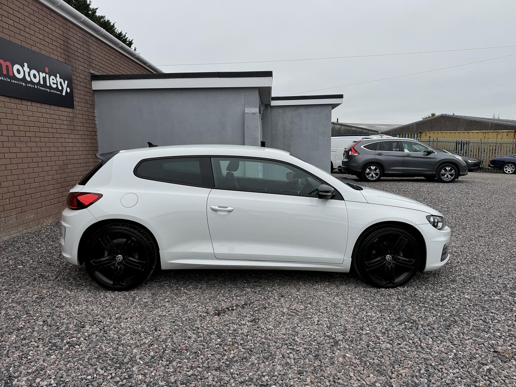 Volkswagen Scirocco 2.0 TDI BlueMotion Tech R-Line Hatchback 3dr Diesel DSG Euro 6 (s/s) (150 ps)