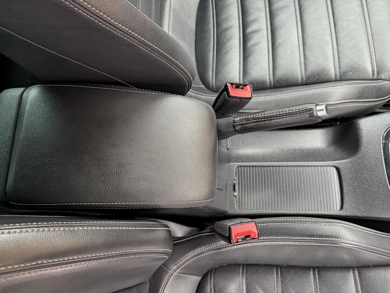 Volkswagen Scirocco 2.0 TDI BlueMotion Tech R-Line Hatchback 3dr Diesel DSG Euro 6 (s/s) (150 ps)