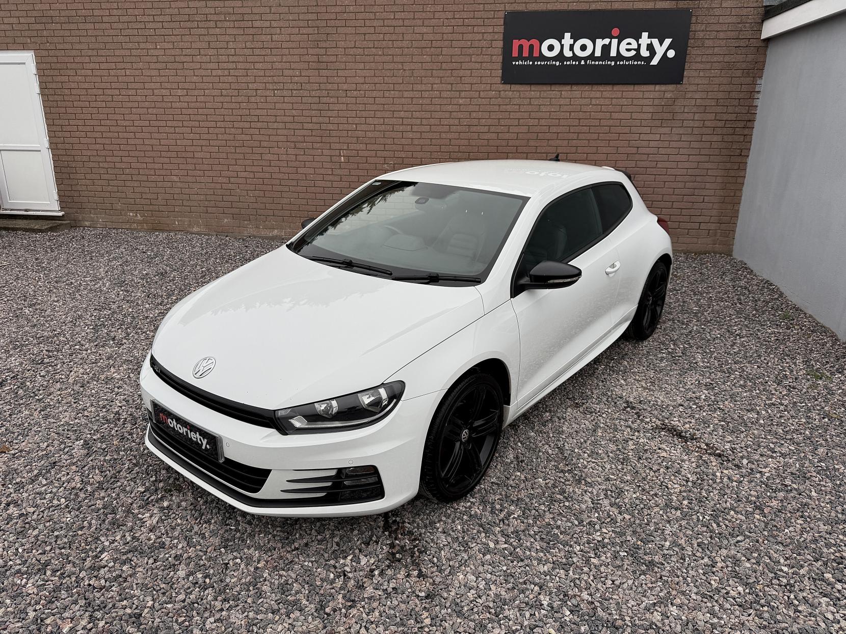 Volkswagen Scirocco 2.0 TDI BlueMotion Tech R-Line Hatchback 3dr Diesel DSG Euro 6 (s/s) (150 ps)