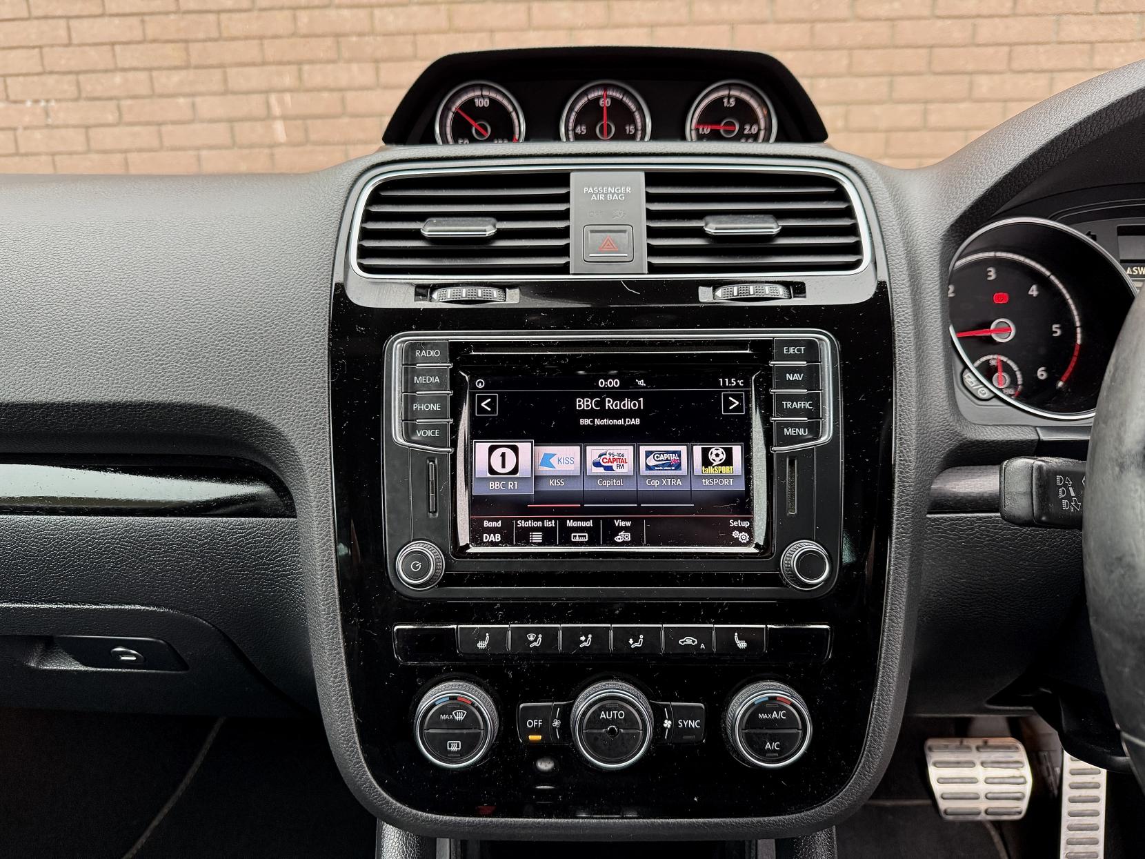 Volkswagen Scirocco 2.0 TDI BlueMotion Tech R-Line Hatchback 3dr Diesel DSG Euro 6 (s/s) (150 ps)