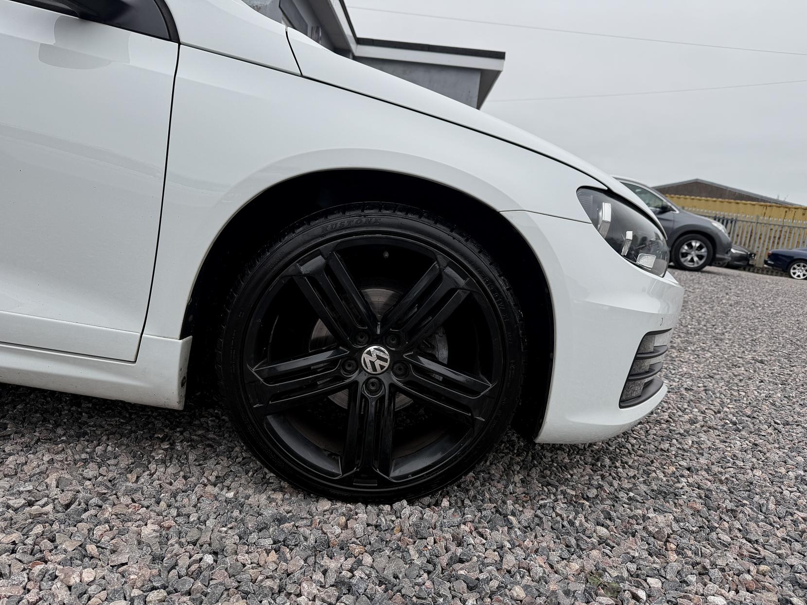 Volkswagen Scirocco 2.0 TDI BlueMotion Tech R-Line Hatchback 3dr Diesel DSG Euro 6 (s/s) (150 ps)