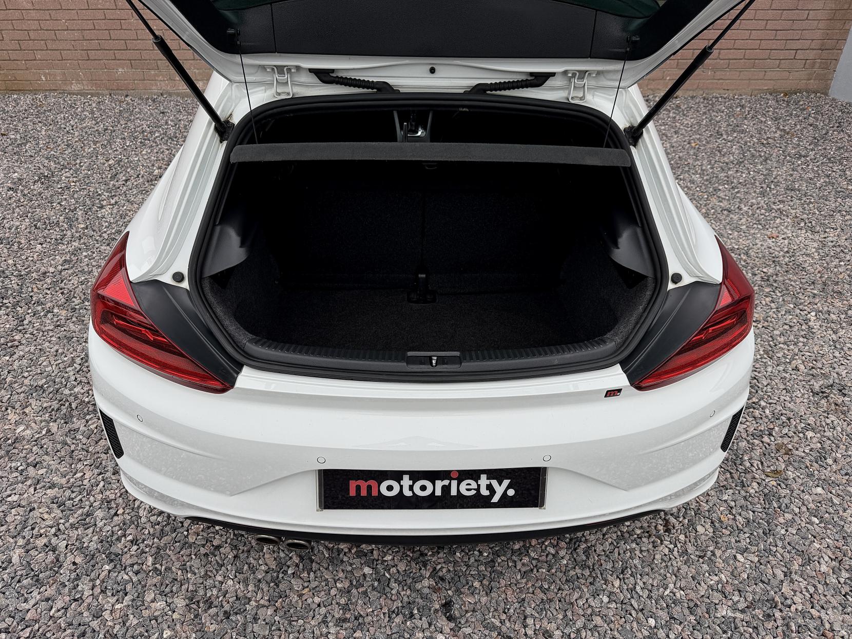 Volkswagen Scirocco 2.0 TDI BlueMotion Tech R-Line Hatchback 3dr Diesel DSG Euro 6 (s/s) (150 ps)