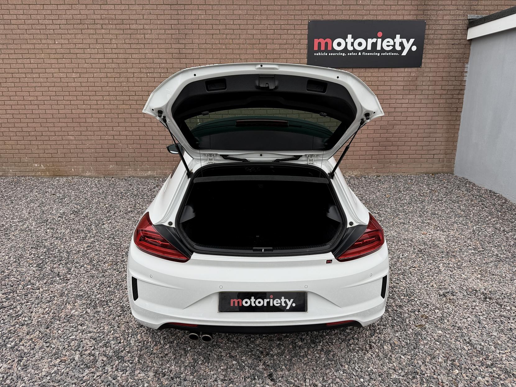 Volkswagen Scirocco 2.0 TDI BlueMotion Tech R-Line Hatchback 3dr Diesel DSG Euro 6 (s/s) (150 ps)