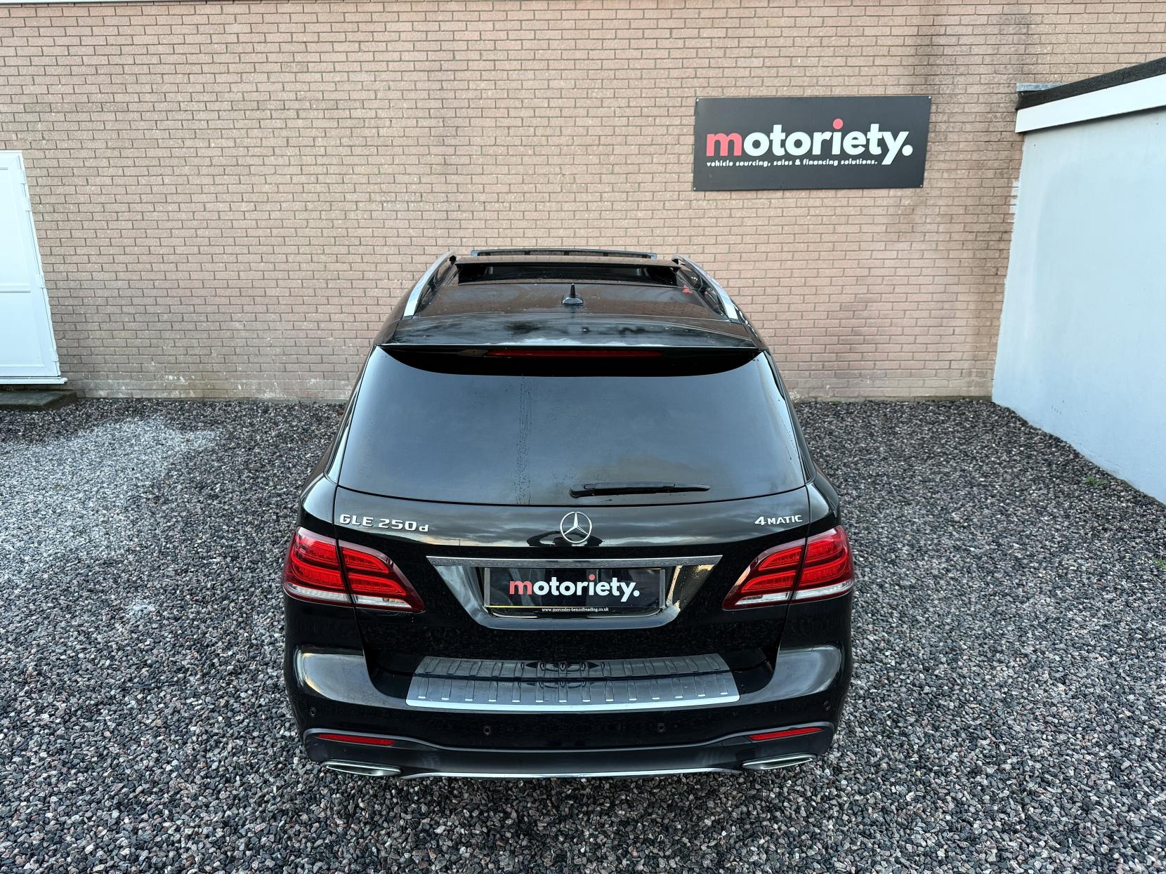 Mercedes-Benz GLE 2.1 GLE250d AMG Line (Premium) SUV 5dr Diesel G-Tronic 4MATIC Euro 6 (s/s) (204 ps)