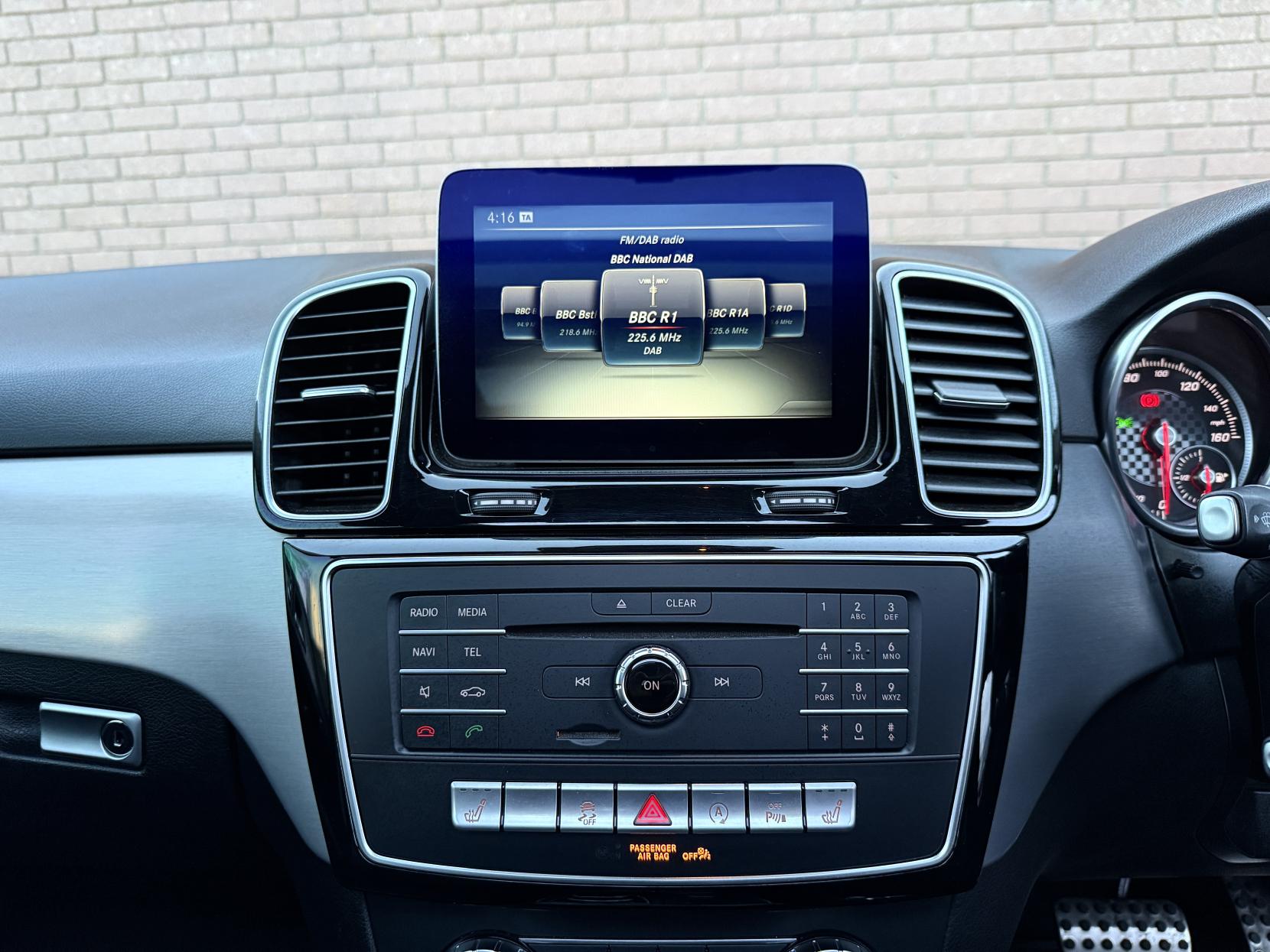 Mercedes-Benz GLE 2.1 GLE250d AMG Line (Premium) SUV 5dr Diesel G-Tronic 4MATIC Euro 6 (s/s) (204 ps)