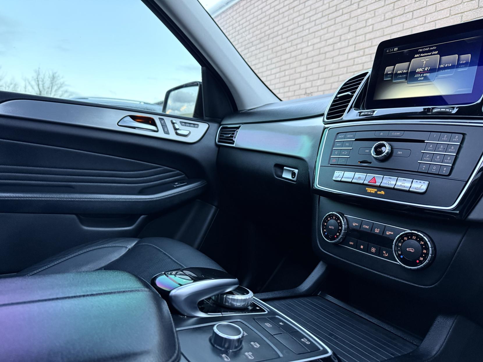 Mercedes-Benz GLE 2.1 GLE250d AMG Line (Premium) SUV 5dr Diesel G-Tronic 4MATIC Euro 6 (s/s) (204 ps)