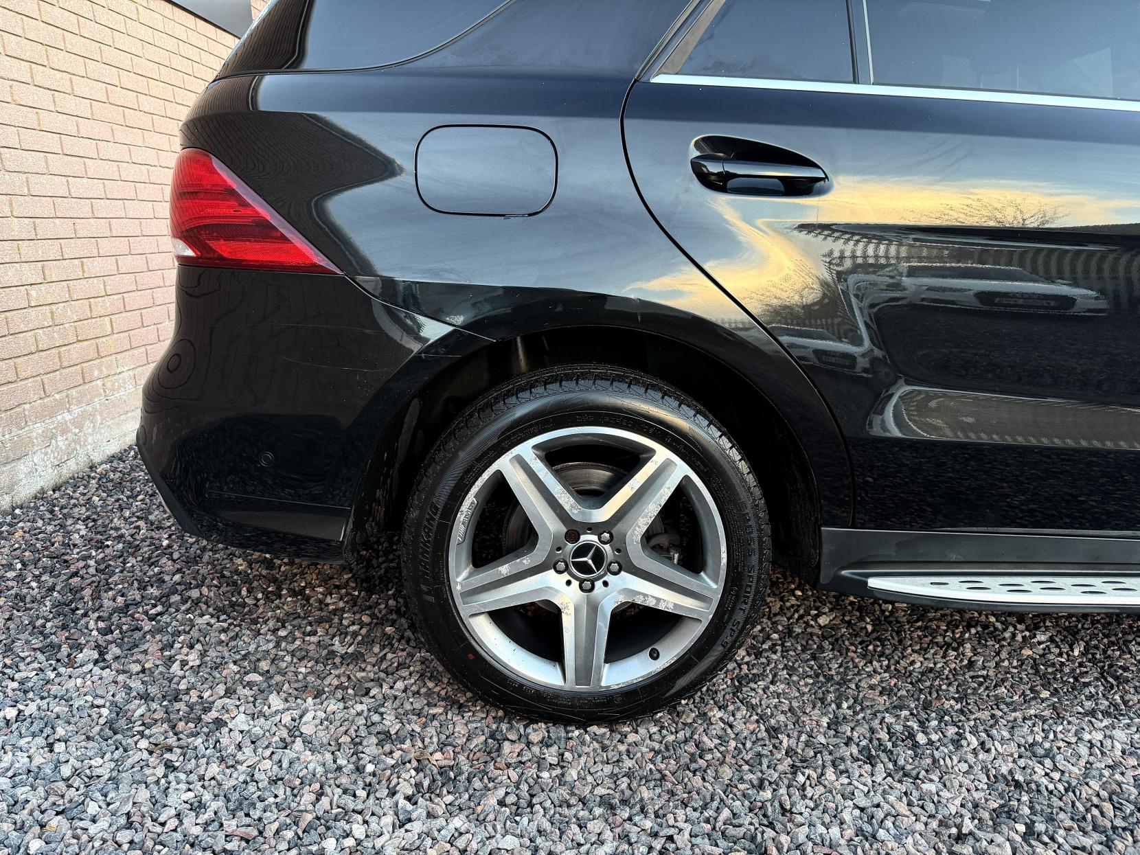 Mercedes-Benz GLE 2.1 GLE250d AMG Line (Premium) SUV 5dr Diesel G-Tronic 4MATIC Euro 6 (s/s) (204 ps)