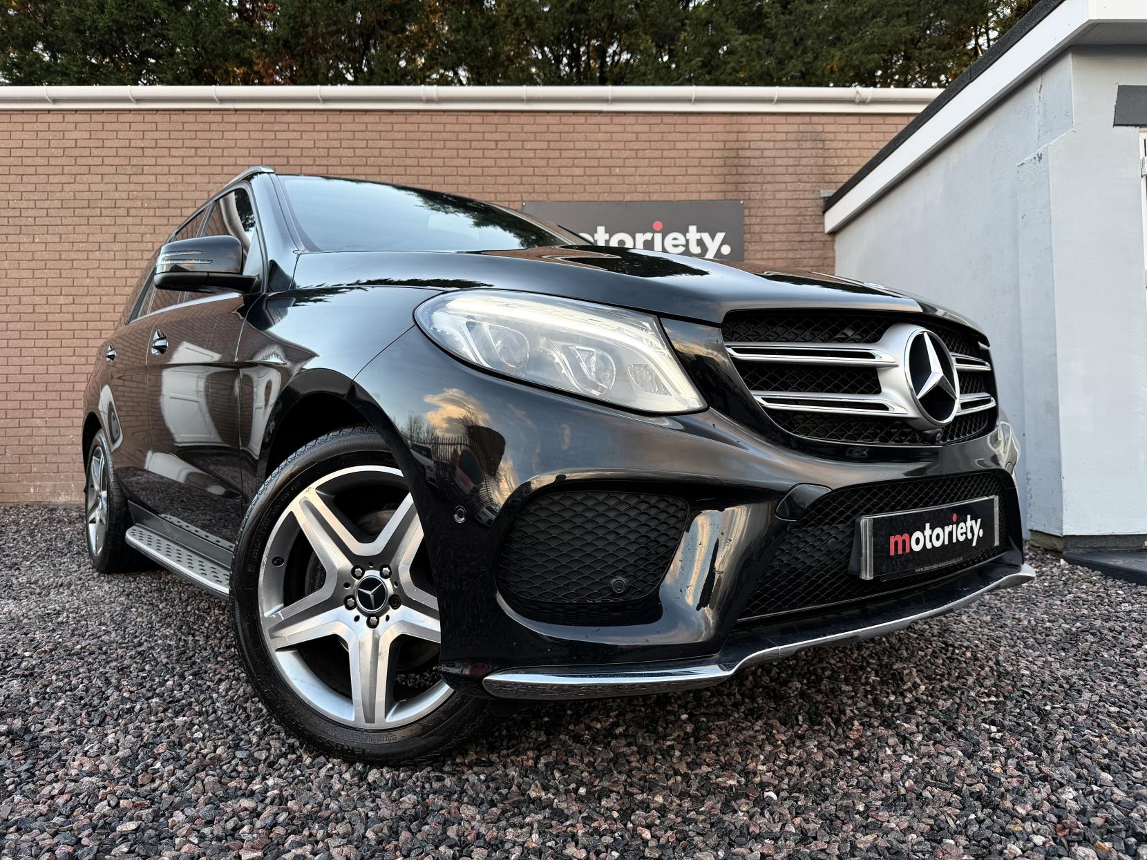 Mercedes-Benz GLE 2.1 GLE250d AMG Line (Premium) SUV 5dr Diesel G-Tronic 4MATIC Euro 6 (s/s) (204 ps)