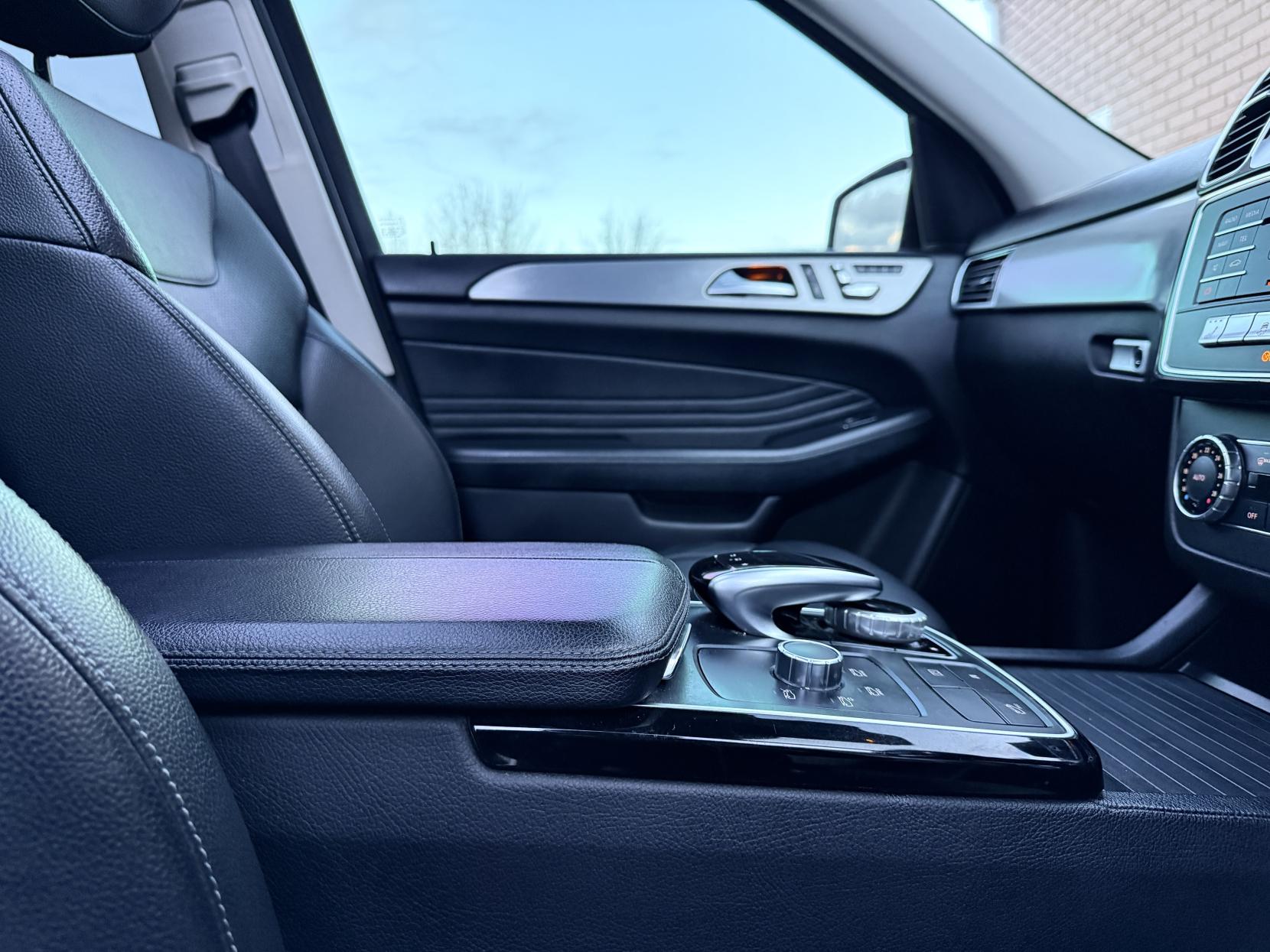 Mercedes-Benz GLE 2.1 GLE250d AMG Line (Premium) SUV 5dr Diesel G-Tronic 4MATIC Euro 6 (s/s) (204 ps)