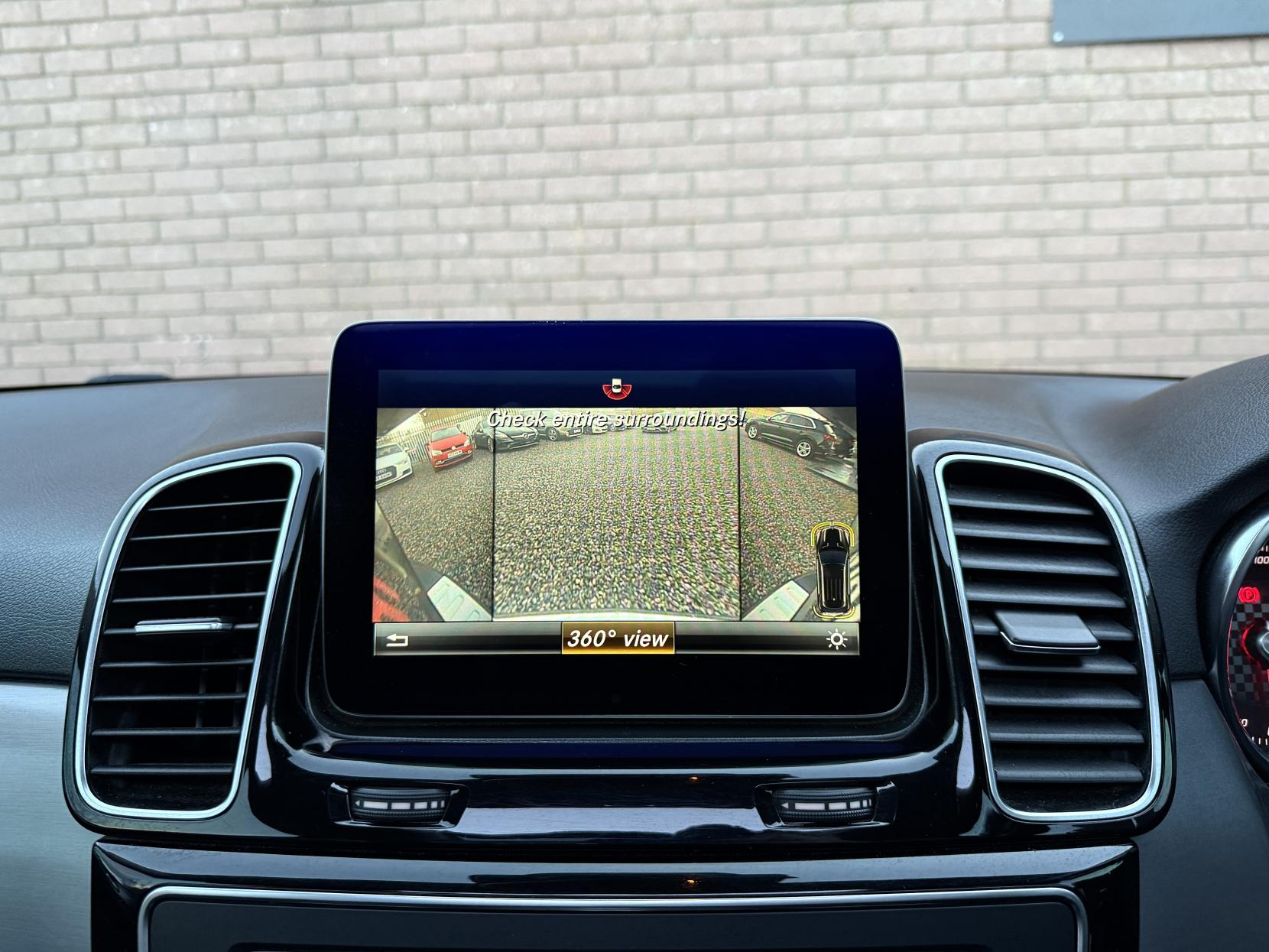 Mercedes-Benz GLE 2.1 GLE250d AMG Line (Premium) SUV 5dr Diesel G-Tronic 4MATIC Euro 6 (s/s) (204 ps)