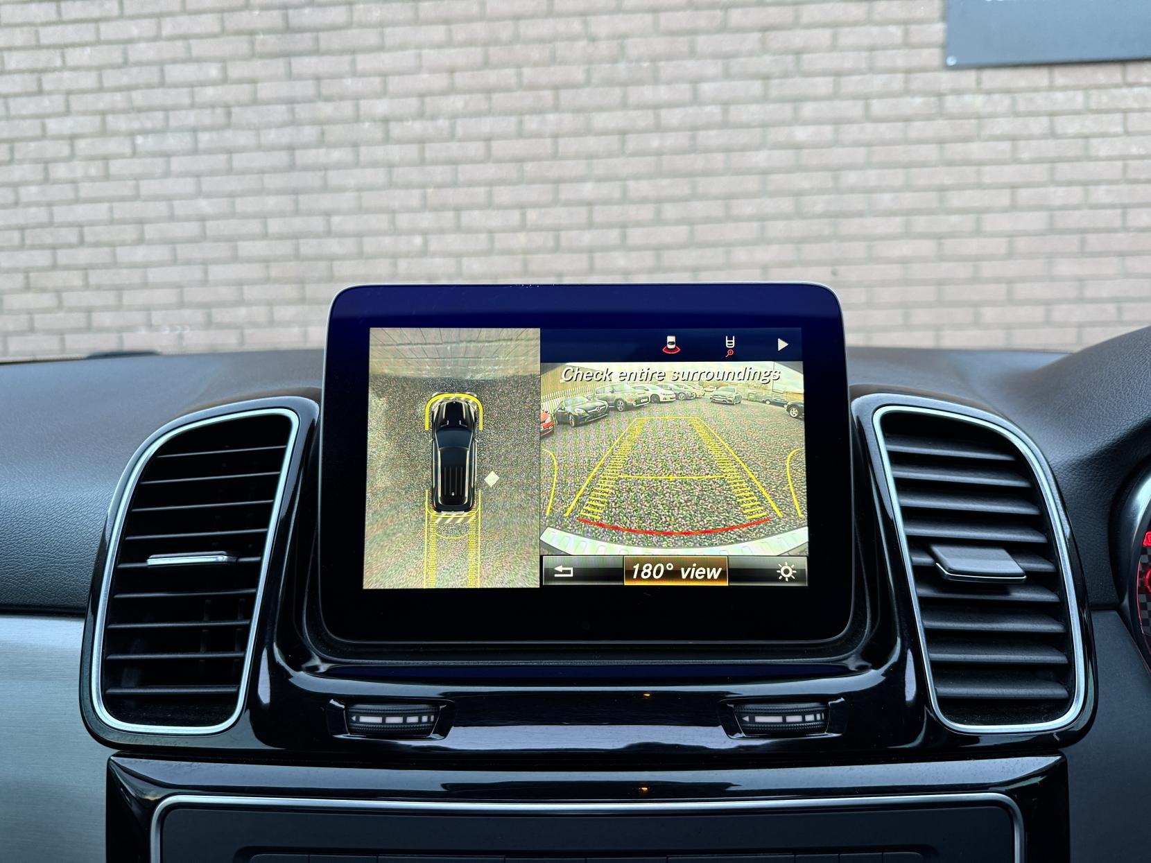 Mercedes-Benz GLE 2.1 GLE250d AMG Line (Premium) SUV 5dr Diesel G-Tronic 4MATIC Euro 6 (s/s) (204 ps)