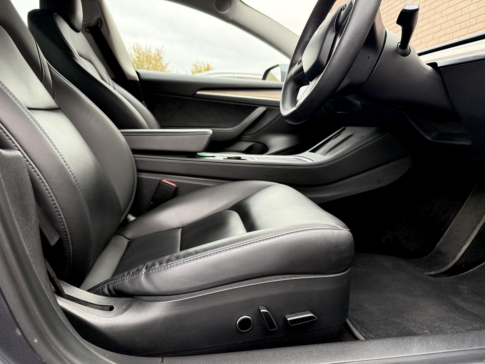 Tesla Model 3 (Dual Motor) Long Range Saloon 4dr Electric Auto 4WDE (346 ps)