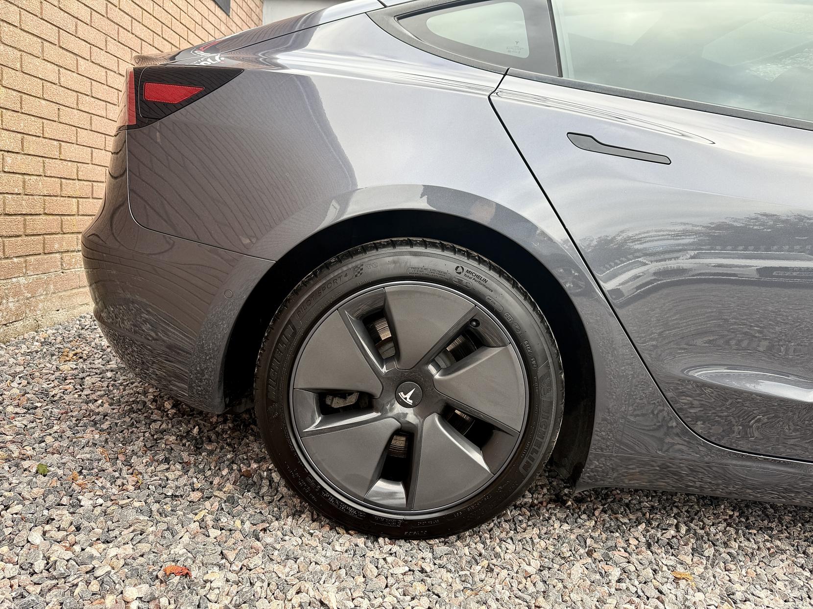 Tesla Model 3 (Dual Motor) Long Range Saloon 4dr Electric Auto 4WDE (346 ps)