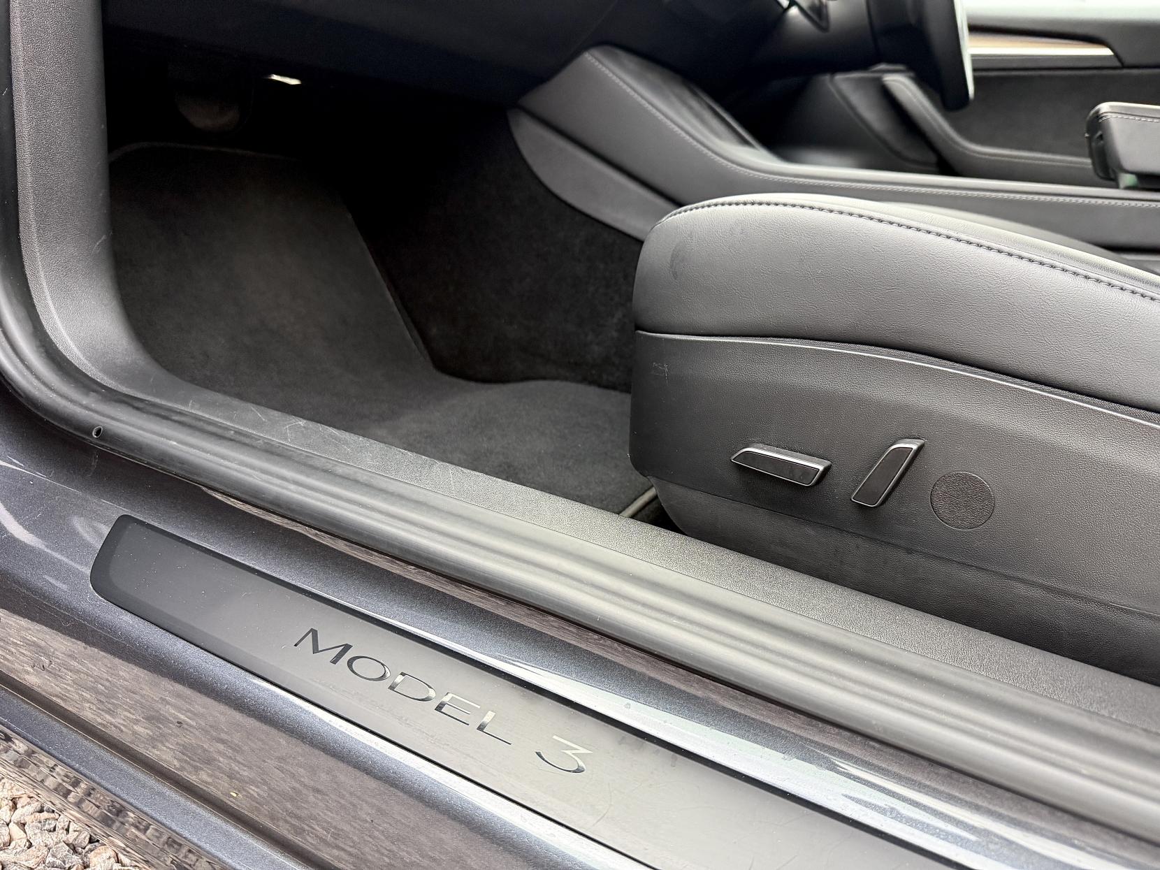 Tesla Model 3 (Dual Motor) Long Range Saloon 4dr Electric Auto 4WDE (346 ps)
