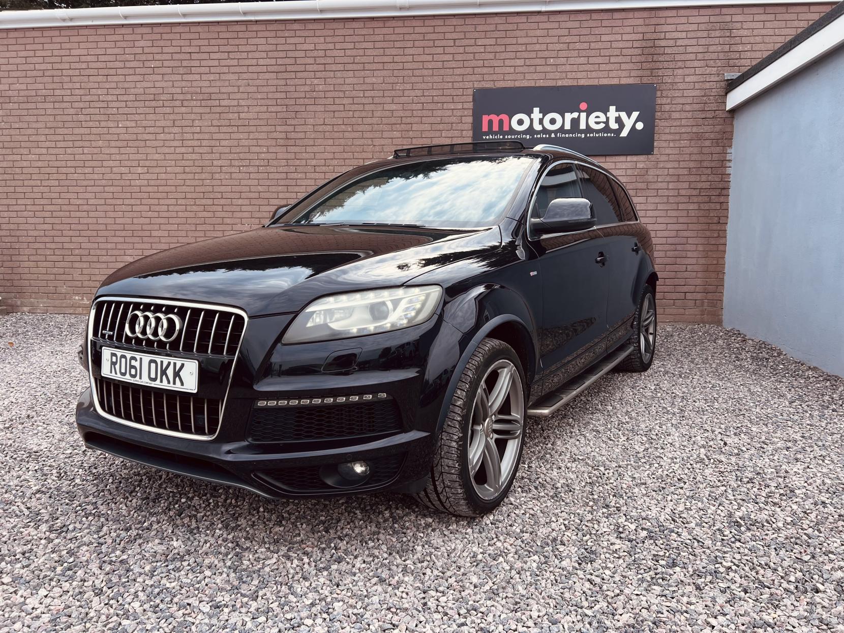 Audi Q7 3.0 TDI V6 S line SUV 5dr Diesel Tiptronic quattro Euro 5 (s/s) (245 ps)