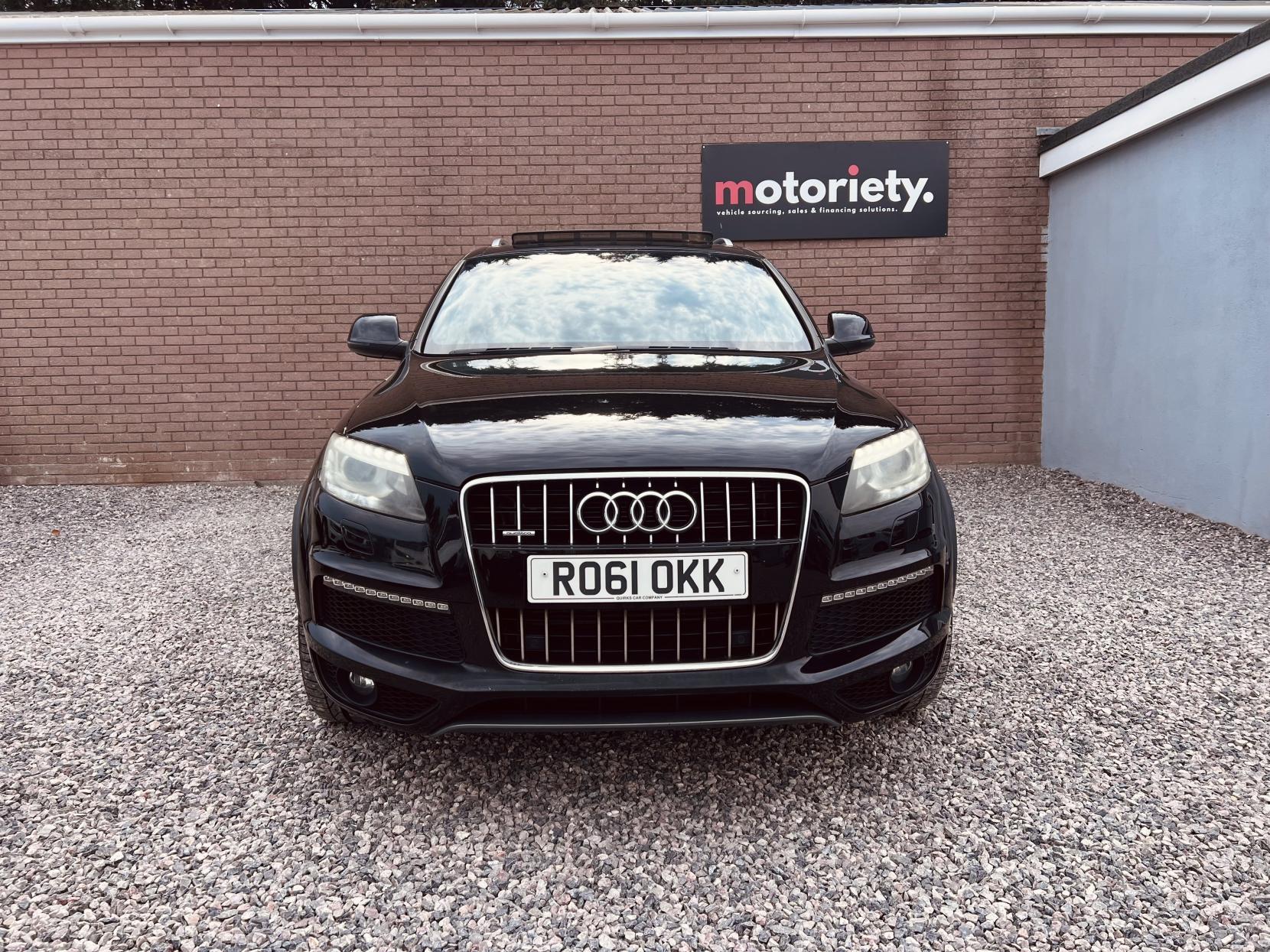 Audi Q7 3.0 TDI V6 S line SUV 5dr Diesel Tiptronic quattro Euro 5 (s/s) (245 ps)