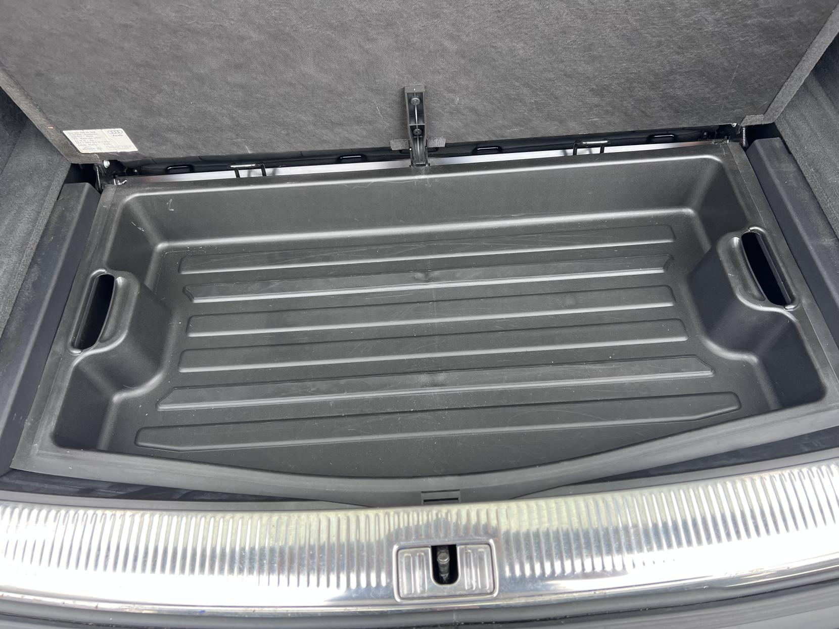 Audi Q7 3.0 TDI V6 S line SUV 5dr Diesel Tiptronic quattro Euro 5 (s/s) (245 ps)