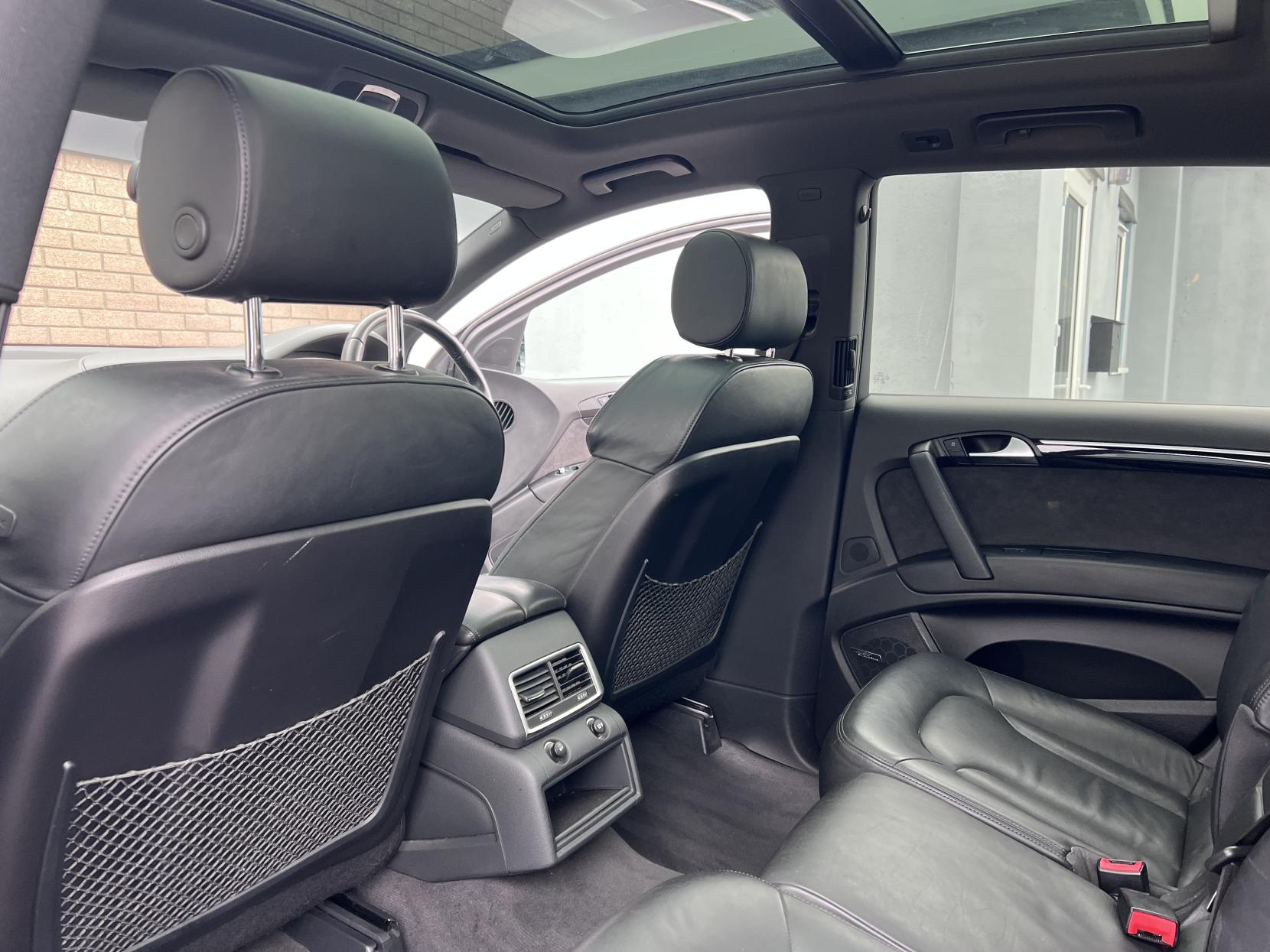 Audi Q7 3.0 TDI V6 S line SUV 5dr Diesel Tiptronic quattro Euro 5 (s/s) (245 ps)