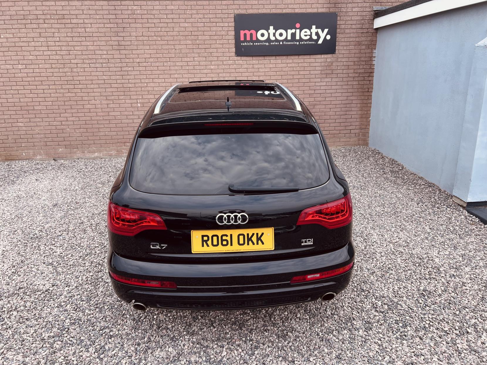 Audi Q7 3.0 TDI V6 S line SUV 5dr Diesel Tiptronic quattro Euro 5 (s/s) (245 ps)