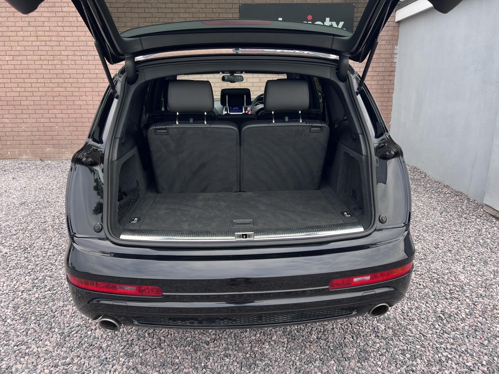 Audi Q7 3.0 TDI V6 S line SUV 5dr Diesel Tiptronic quattro Euro 5 (s/s) (245 ps)
