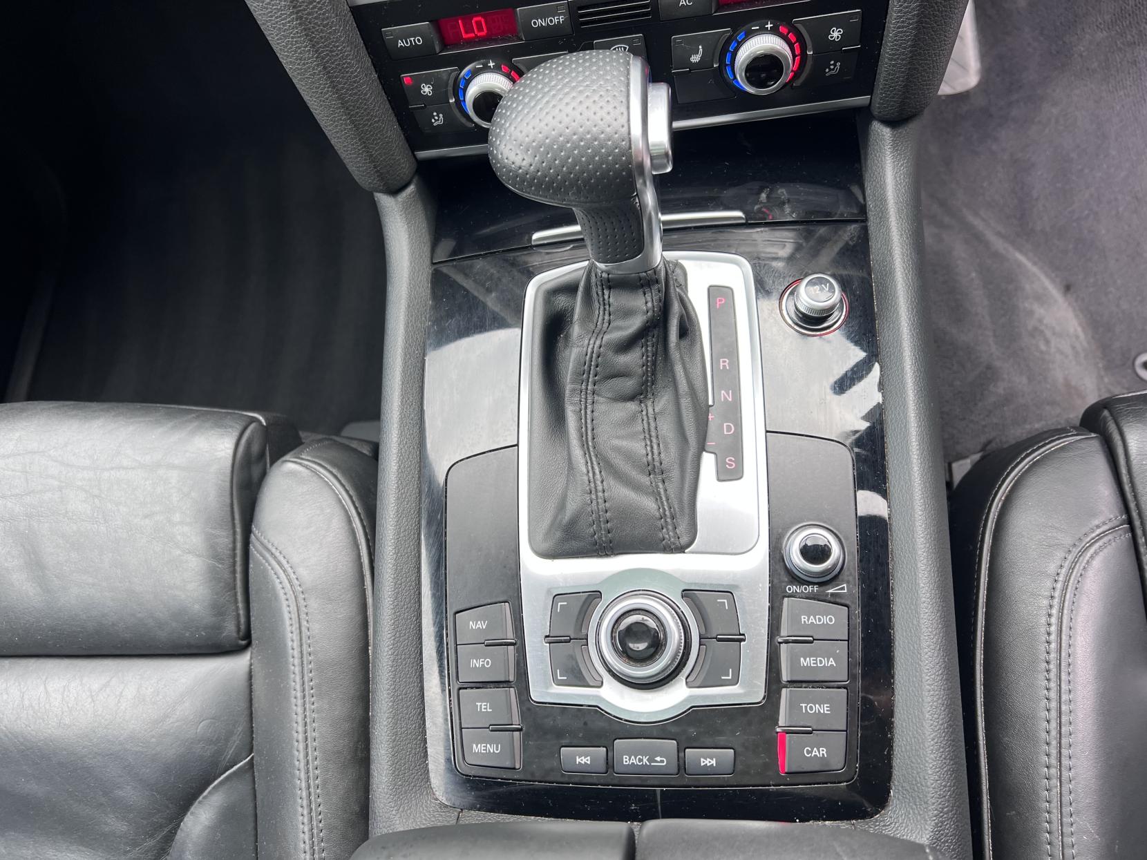 Audi Q7 3.0 TDI V6 S line SUV 5dr Diesel Tiptronic quattro Euro 5 (s/s) (245 ps)