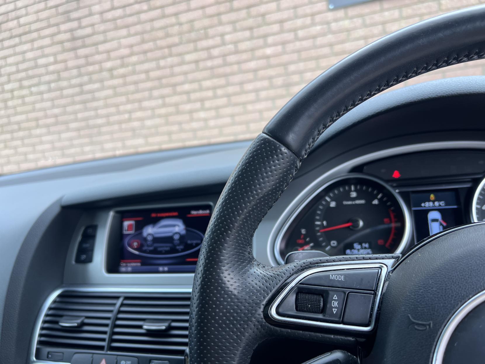 Audi Q7 3.0 TDI V6 S line SUV 5dr Diesel Tiptronic quattro Euro 5 (s/s) (245 ps)
