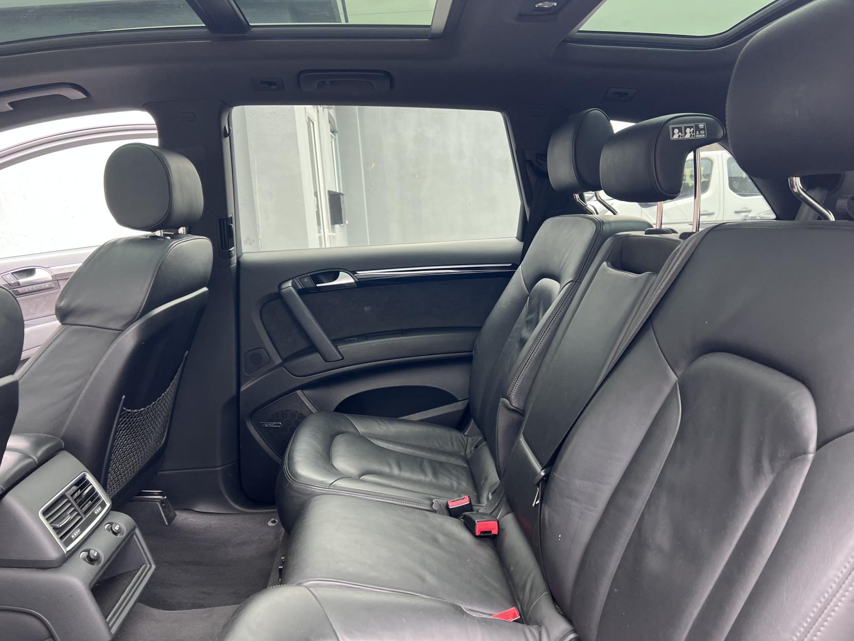 Audi Q7 3.0 TDI V6 S line SUV 5dr Diesel Tiptronic quattro Euro 5 (s/s) (245 ps)