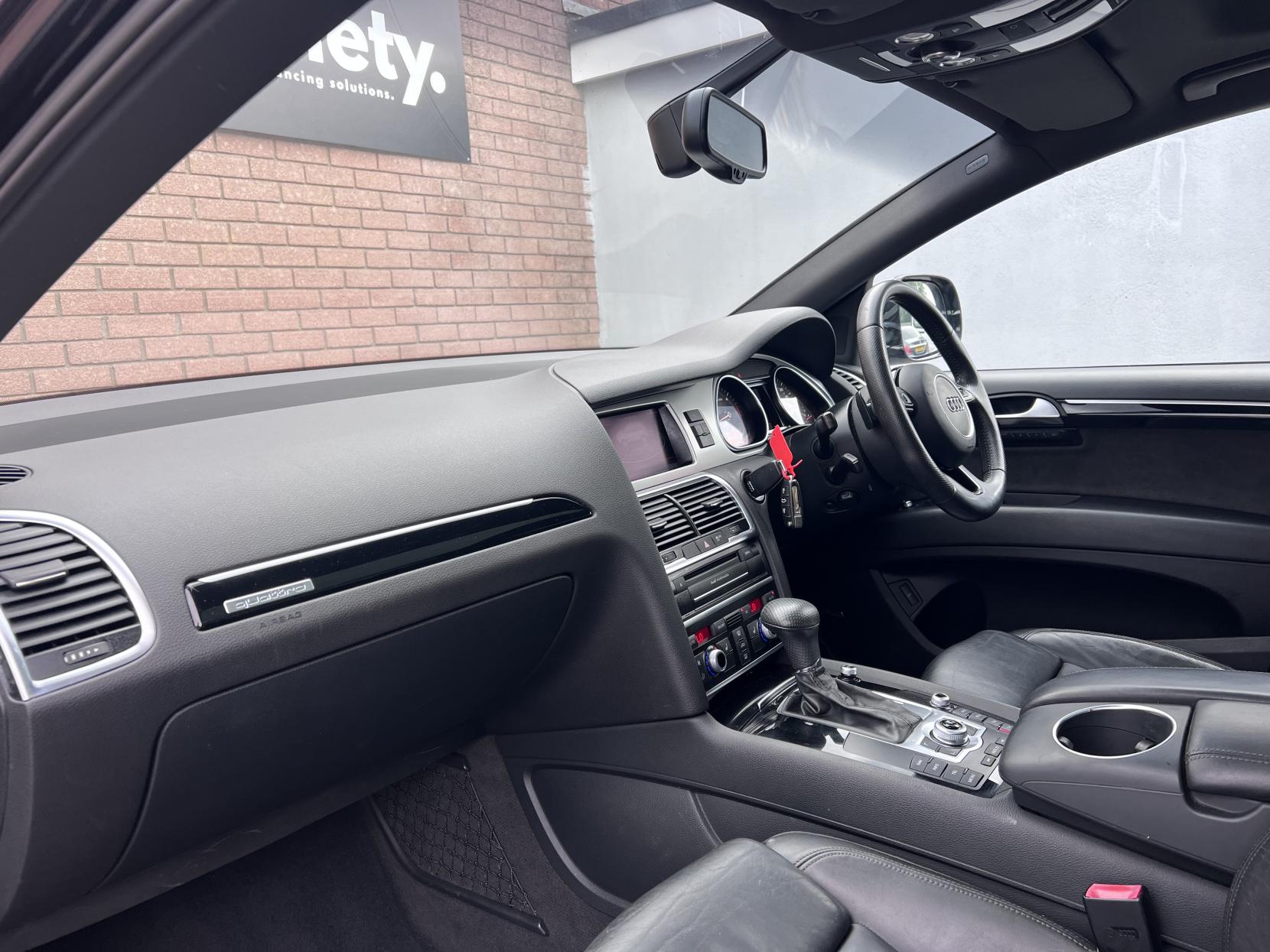 Audi Q7 3.0 TDI V6 S line SUV 5dr Diesel Tiptronic quattro Euro 5 (s/s) (245 ps)