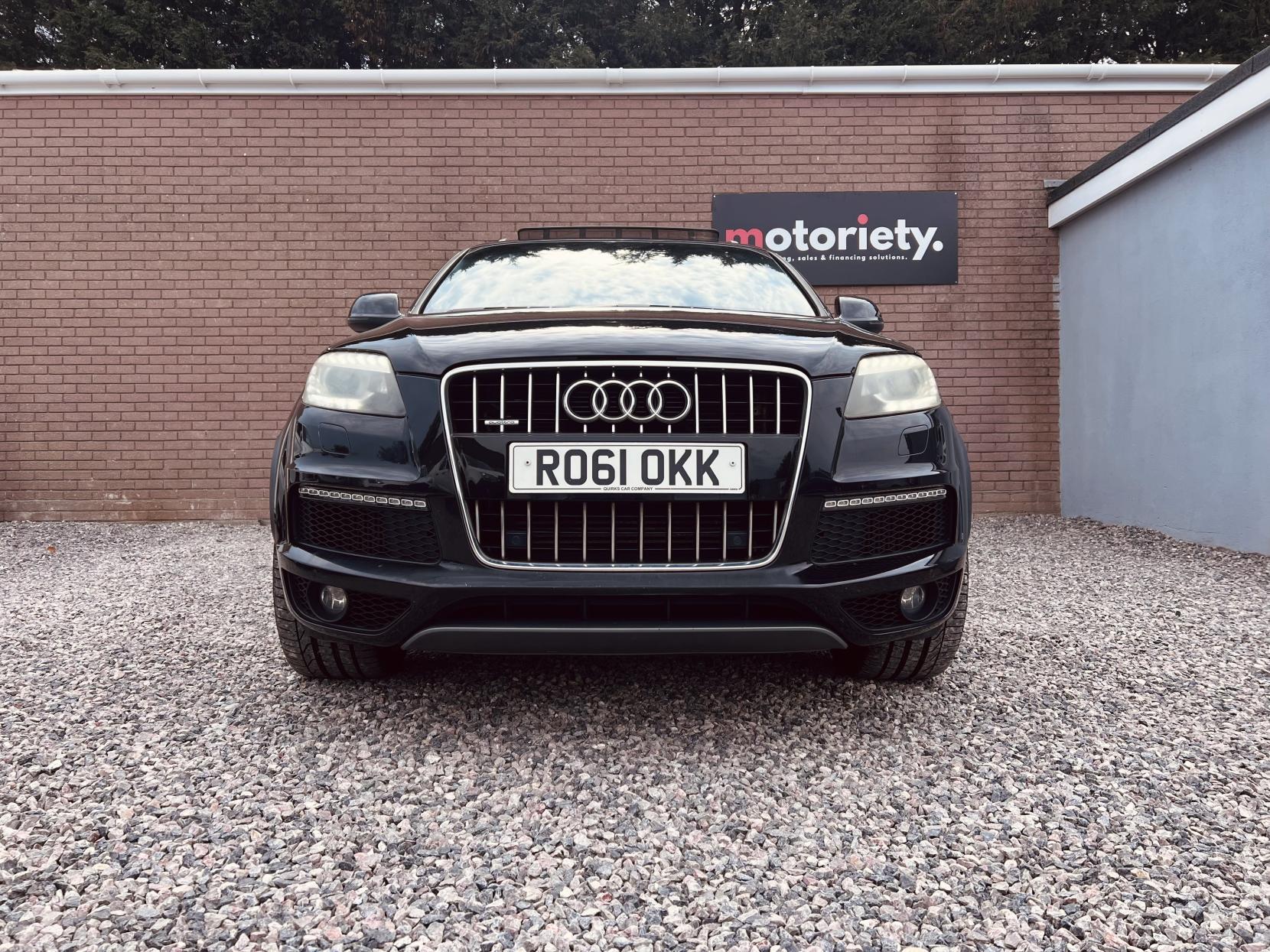 Audi Q7 3.0 TDI V6 S line SUV 5dr Diesel Tiptronic quattro Euro 5 (s/s) (245 ps)